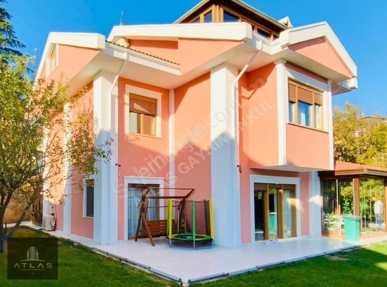 Atlas'tan, Bahçeşehir'de, 5+1, 420m2, Ultra Lüx Müstakil Villa