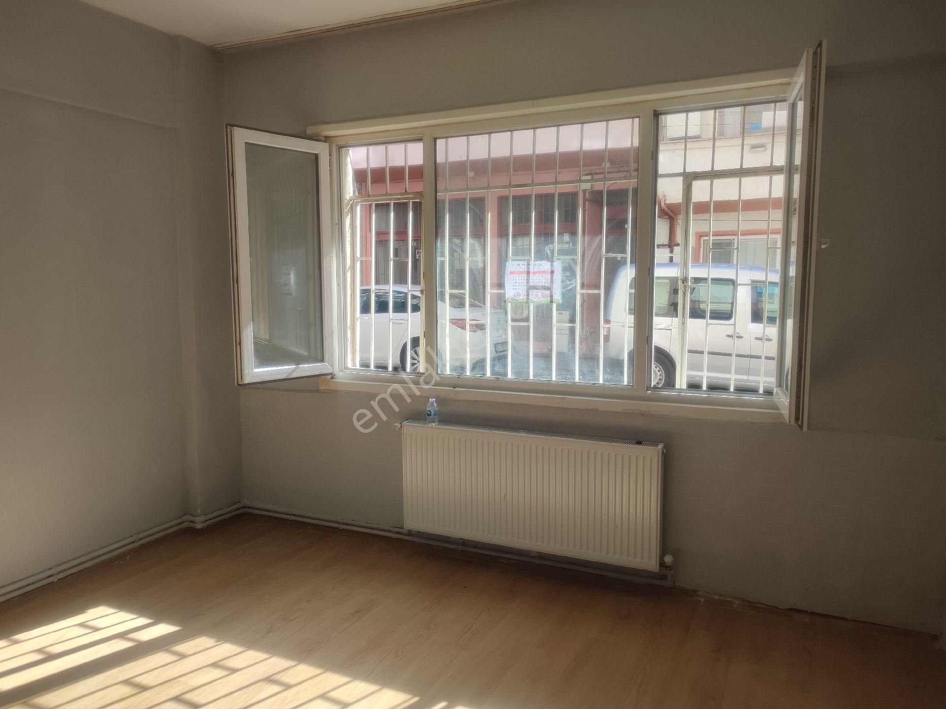 Yalova Merkez Fevzi Çakmak Kiralık Daire merkezde İstanbul caddesi Morgül sokak 2+1 doğalgazlı temiz daire