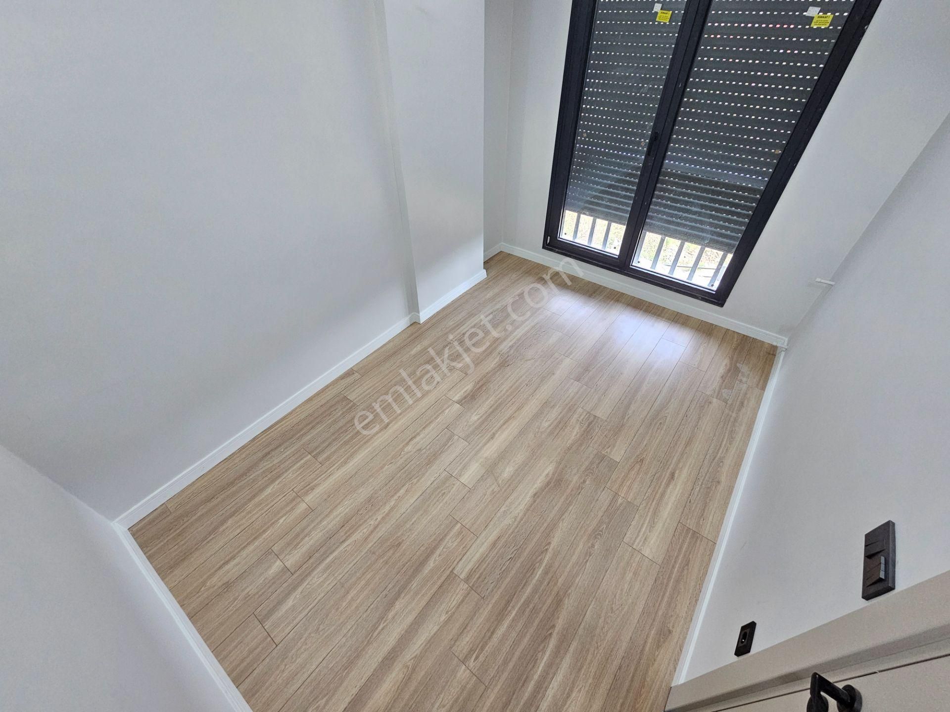 Eu Gayrimenkulden Balıkesir Edremit Güre'de Yeşilliklerin İçerisinde Çift Mutfaklı 5+1 Villa - Görsel 20