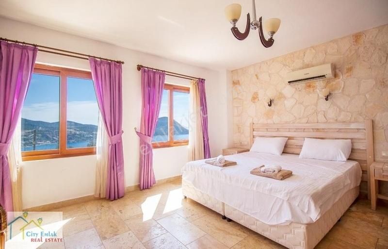 Kalkan Merkezde Süper Lüks Villa - Görsel 11