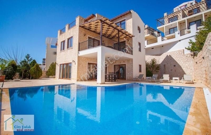 Kaş Kalkan Satılık Villa KALKAN MERKEZDE SÜPER LÜKS VİLLA