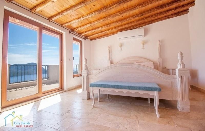 Kalkan Merkezde Süper Lüks Villa - Görsel 3