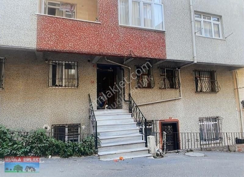 Gaziosmanpaşa Karlıtepe Satılık Daire Muğla Emlaktan Karlıtepe Mah.2005 Yapımı 115m 2.kat Daire