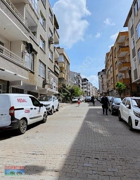 Gaziosmanpaşa Bağlarbaşı Satılık Daire MUĞLA EMLAKTAN SİPAHİLER CADDESİNDE 100M 2+1 MASRAFSIZ 2.KAT