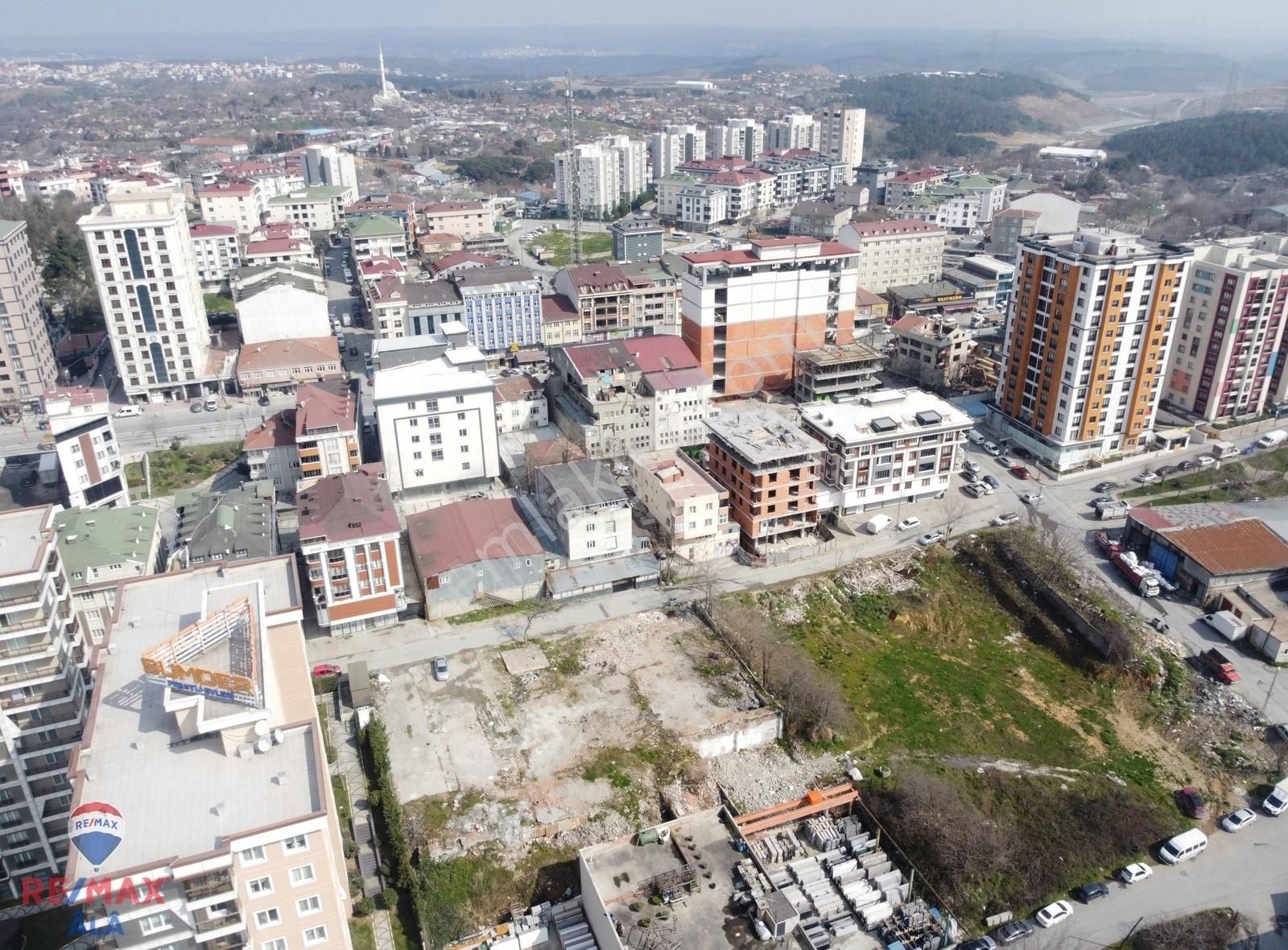 Sultangazi Eski Habipler Satılık Ticari İmarlı REMAX ALA GAYRİMENKULDEN SATILIK 4225m² KONUT İMARLI ARSA