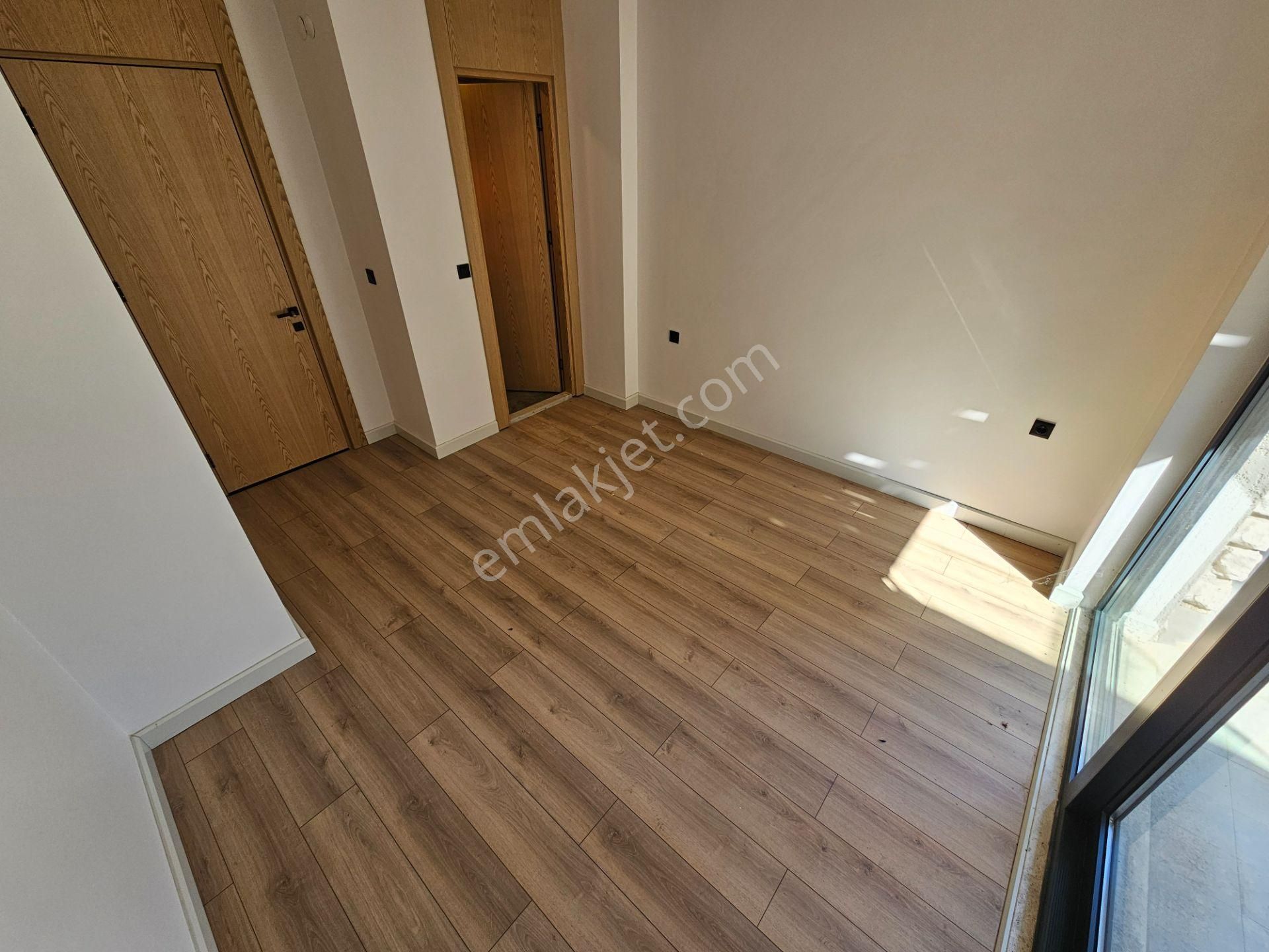 Eu Gayrimenkulden Balıkesir Edremit Güre'de Yeşilliğin Tamda İçinden Saunalı Havuzlu 4+1 Villa - Görsel 20