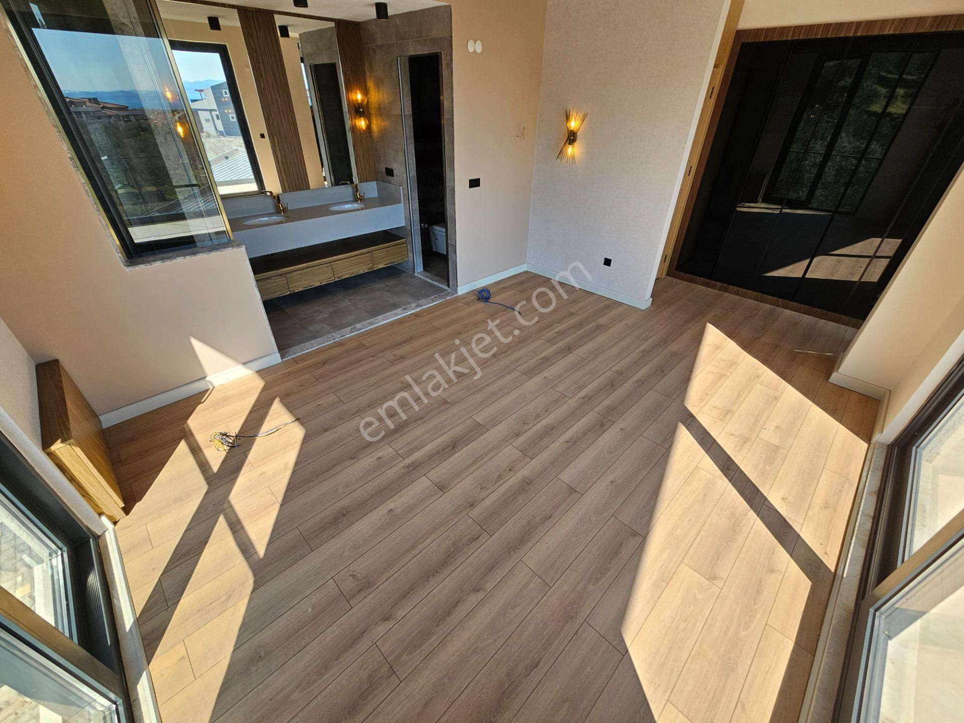 Eu Gayrimenkulden Balıkesir Edremit Güre'de Yeşilliğin Tamda İçinden Saunalı Havuzlu 4+1 Villa - Görsel 31