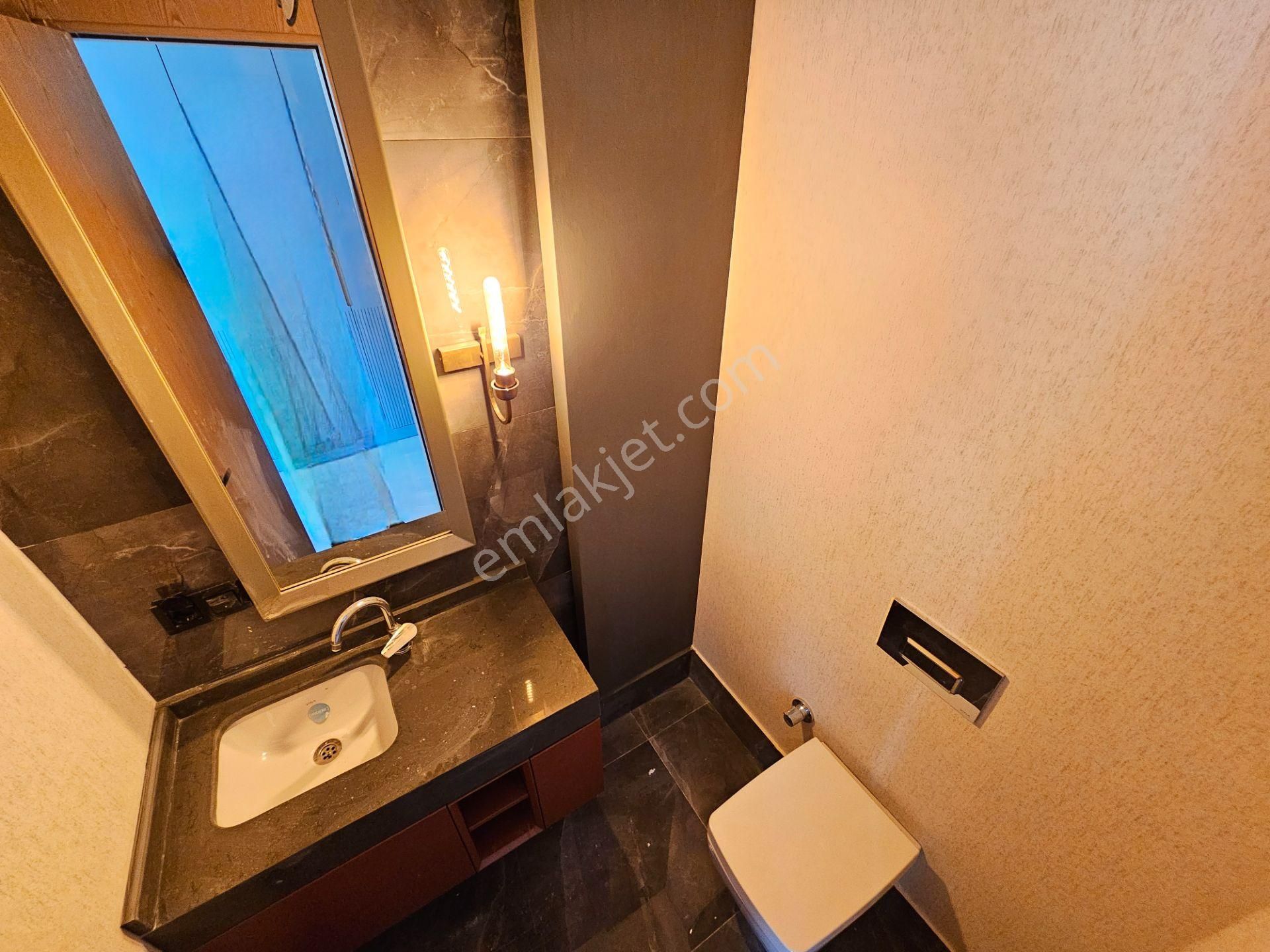 Eu Gayrimenkulden Balıkesir Edremit Güre'de Yeşilliğin Tamda İçinden Saunalı Havuzlu 4+1 Villa - Görsel 11