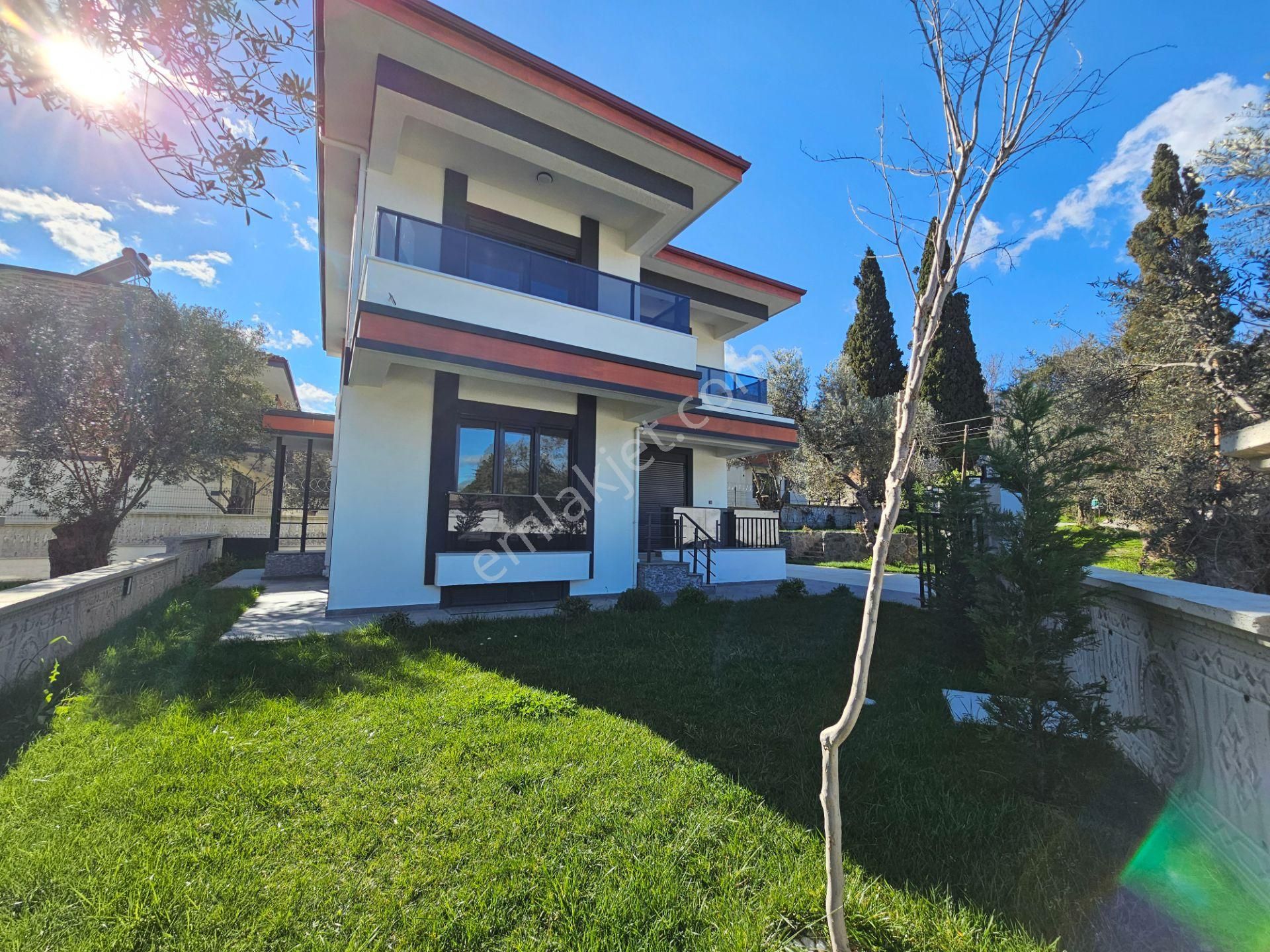 Edremit Güre Satılık Villa  VİLLA AVCISINDAN BALIKESİR EDREMİT GÜRE'DE 7+1 TEK MÜSTAKİL AYRI MUTFAK VİLLA 