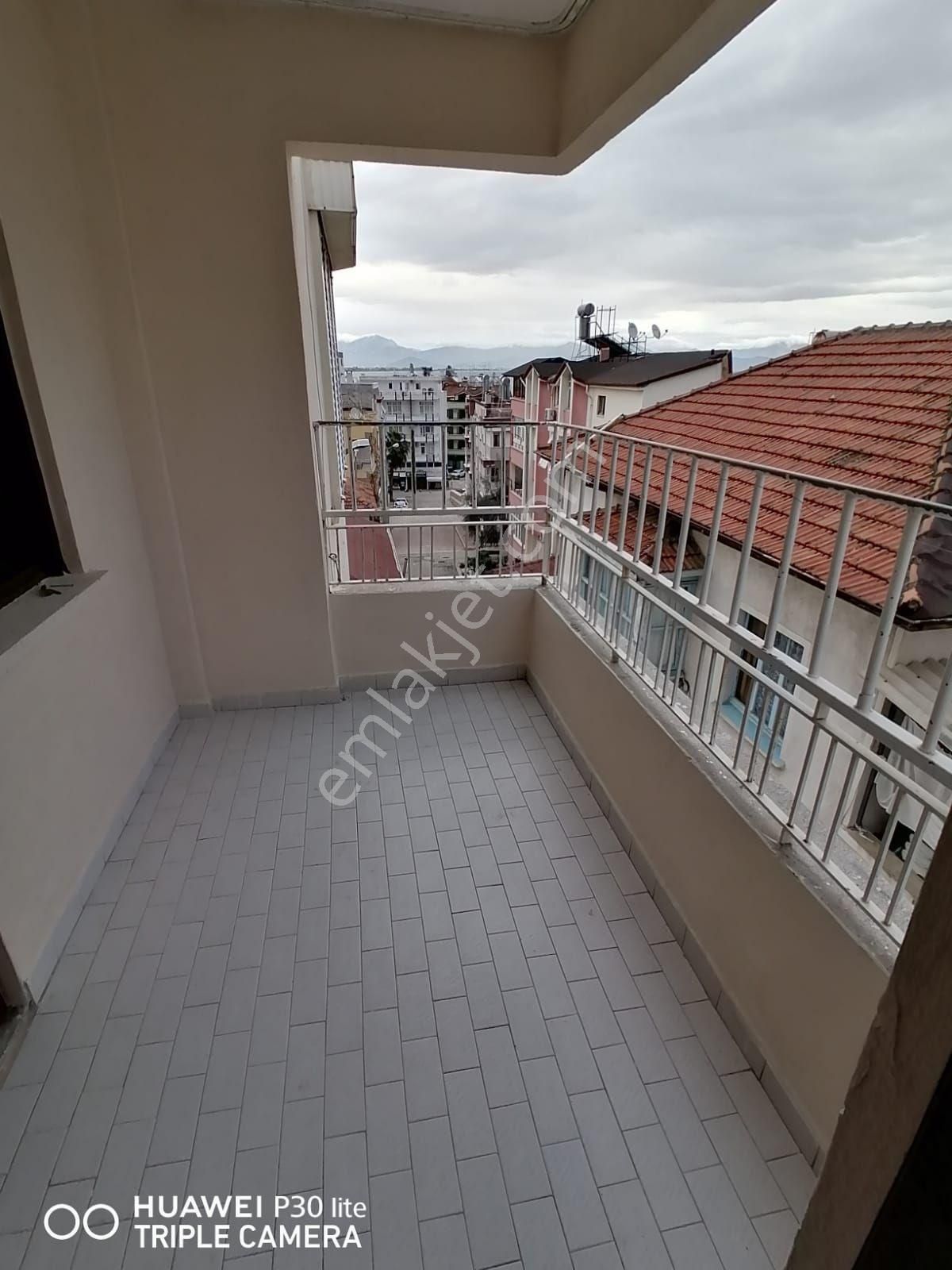 Finike Eski Satılık Daire ANTALYA /FİNİKE DE SATILIK 3+1  SATILIK DAİRE