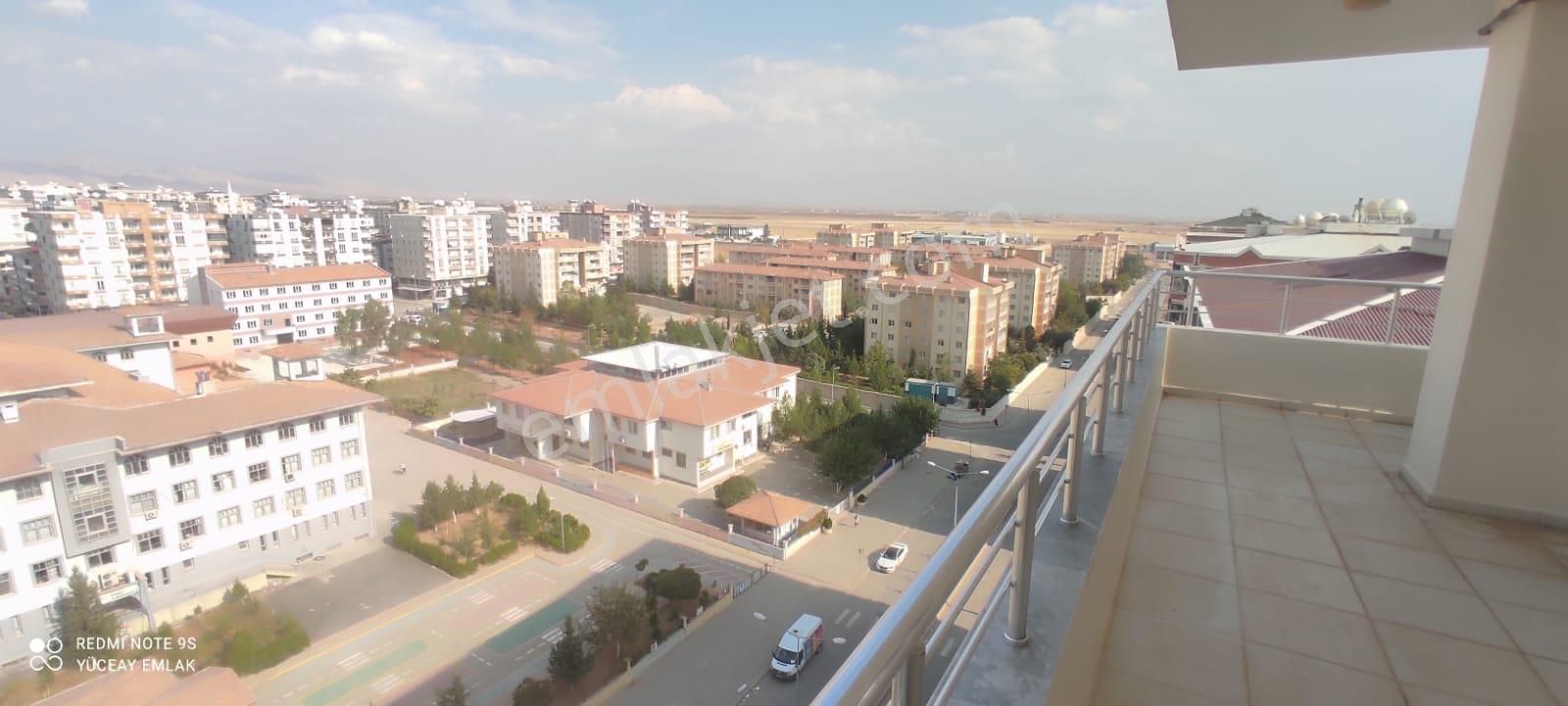 Kızıltepe Yenikent Satılık Daire  YÜCEAY EMLAK Doğapark Sitesinde Satılık 180 M2 3+1 Daire Köşebaşı