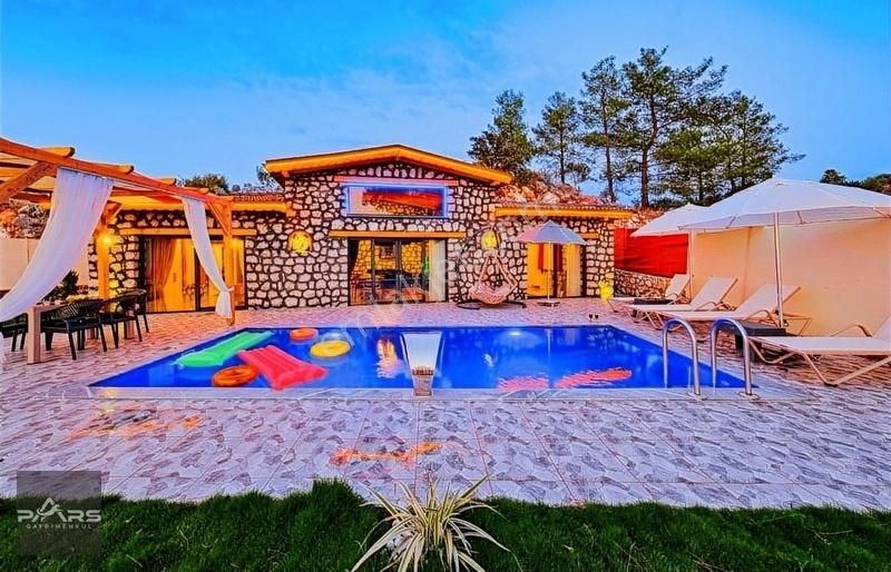 Seydikemer Çobanlar Kiralık Villa Seydikemer Çobanlar'da Özel Havuzlu Lüks Villa (günbatımı)