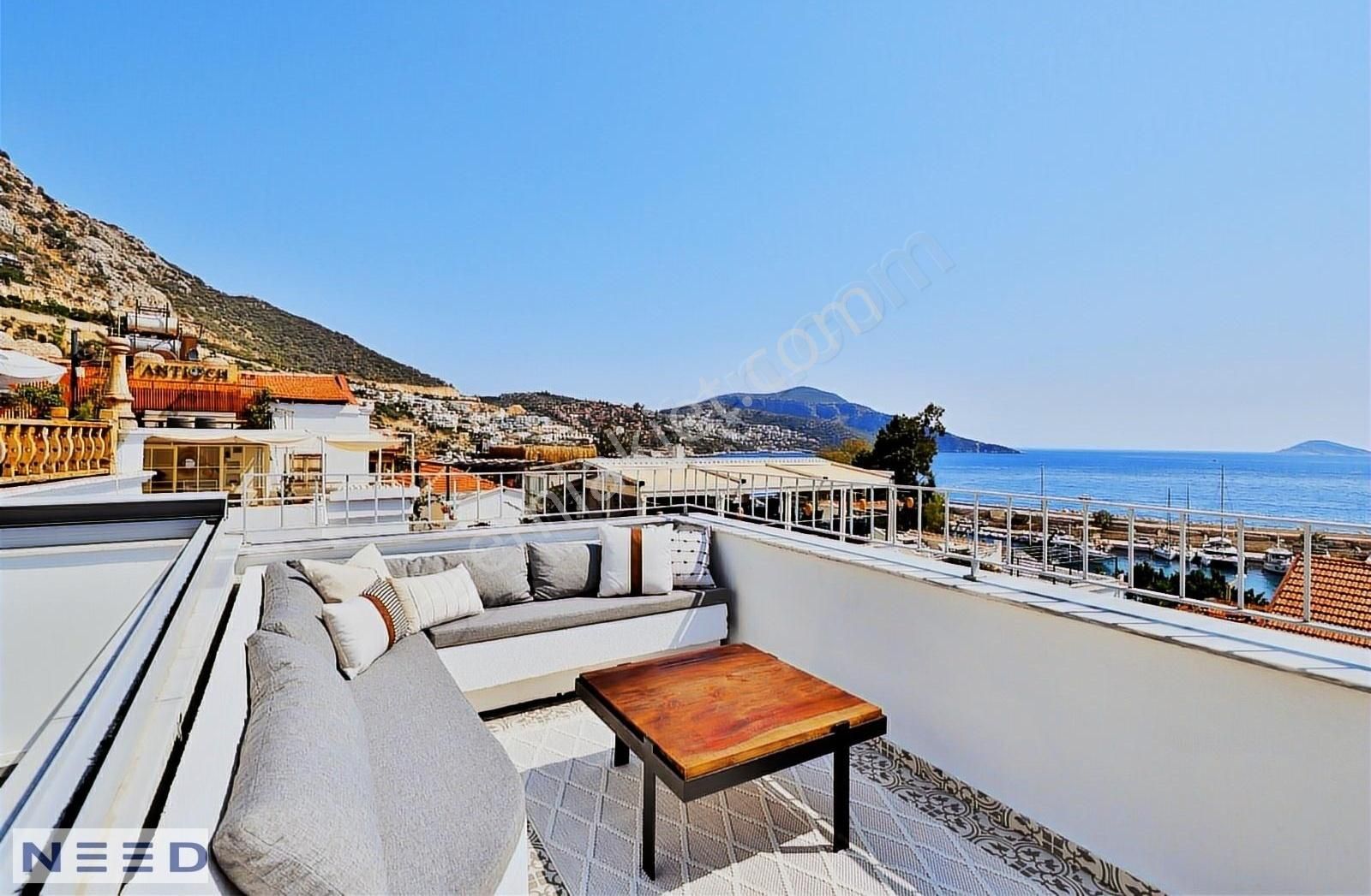 Kaş Kalkan Satılık Villa KALKAN MERKEZDE YENİ RESTORE EDİLMİŞ 2+1 EV