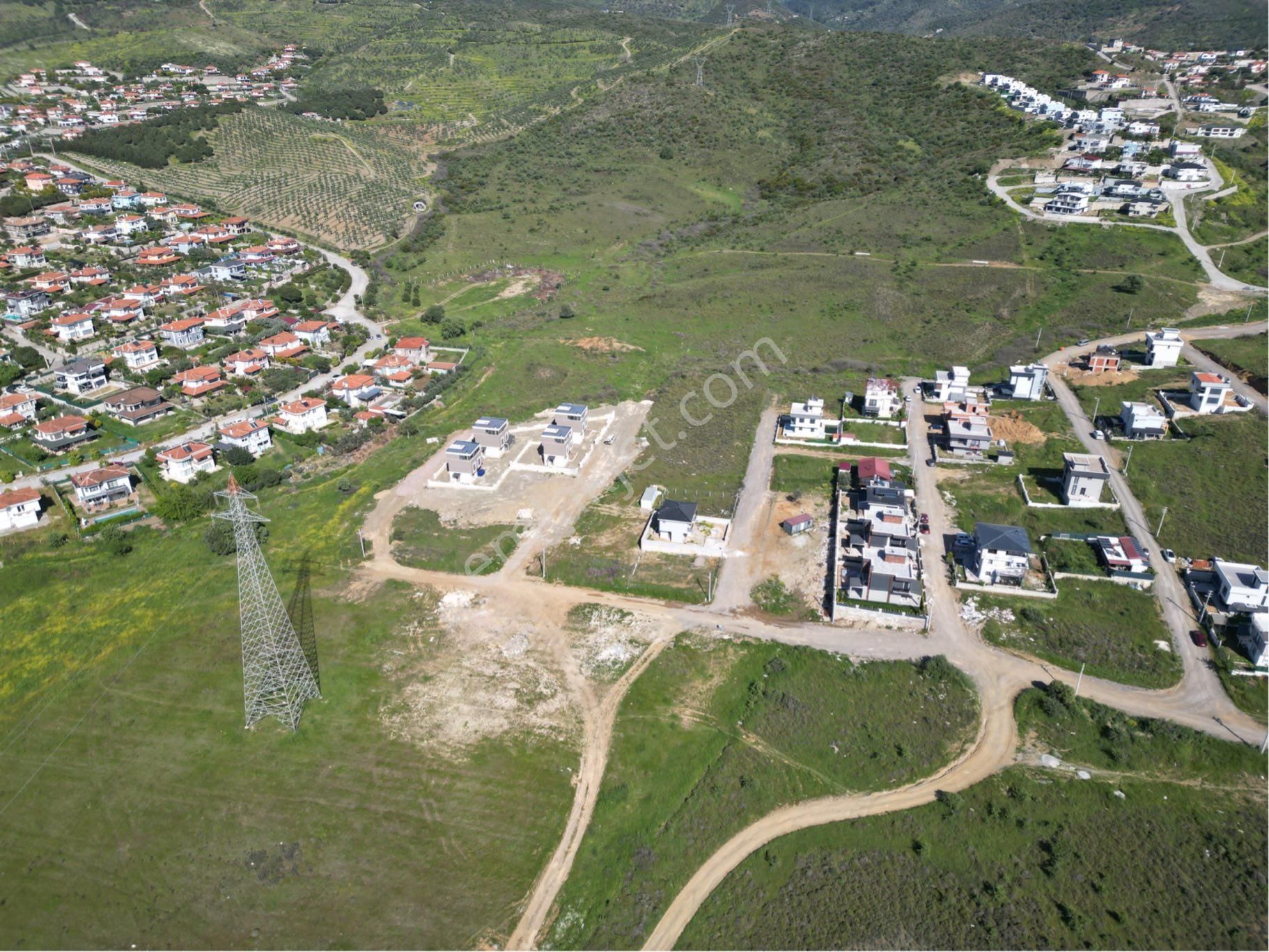 Seferihisar Ulamış Mahallesi’nde Yatırıma Uygun 3 Adet Köşe Parsel Arsa