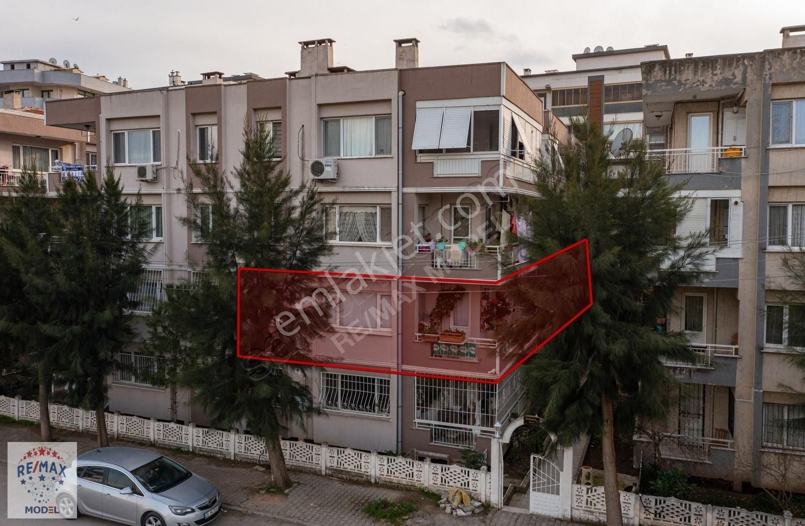 Çiğli Ataşehir Satılık Daire Çiğli Ataşehir Satılık 3+1 Daire | Ara Kat | 120 m2 | Önü Açık