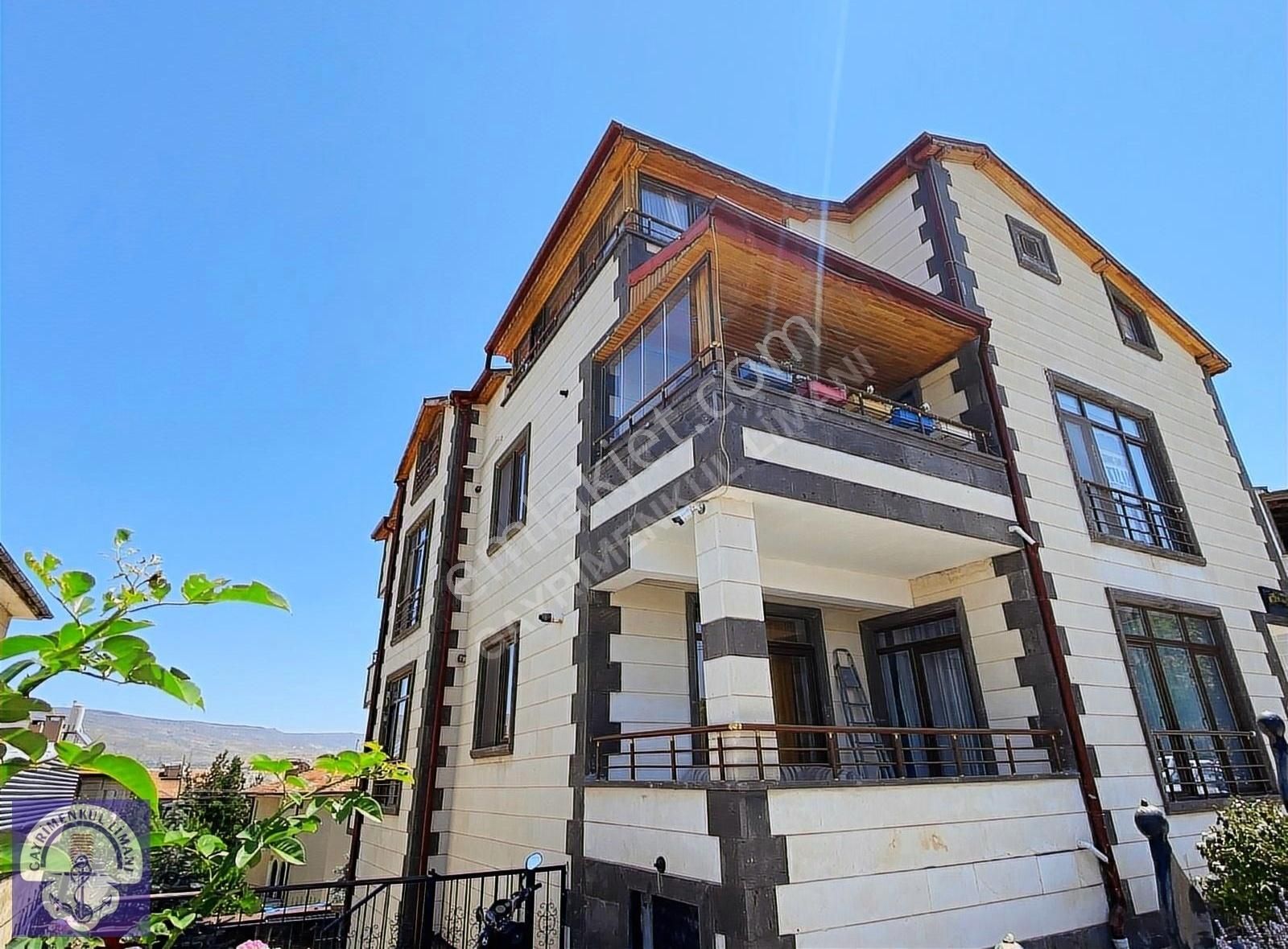 Ürgüp Kavaklıönü Satılık Daire ÜRGÜP KAVAKLIÖNÜ MAH.İÇİ FULL YAPILI SATILIK 7+1 DUPLEX DAİRE