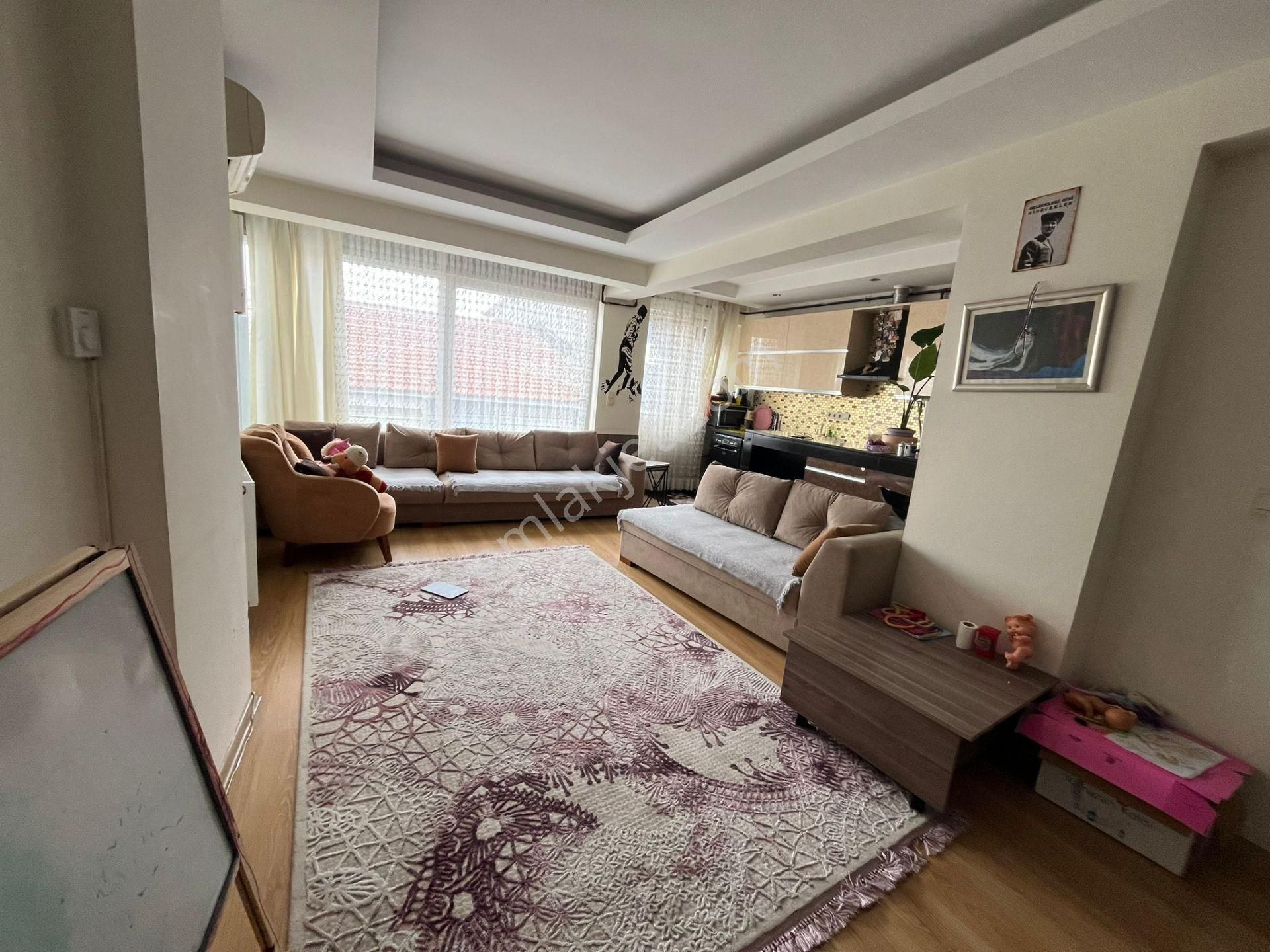 Konak Atilla Satılık Daire  ACİL KONAK ÜÇYOL METRO YAKINI 3+1 115M2 D.GAZLI OTOPARKLI DAİRE 