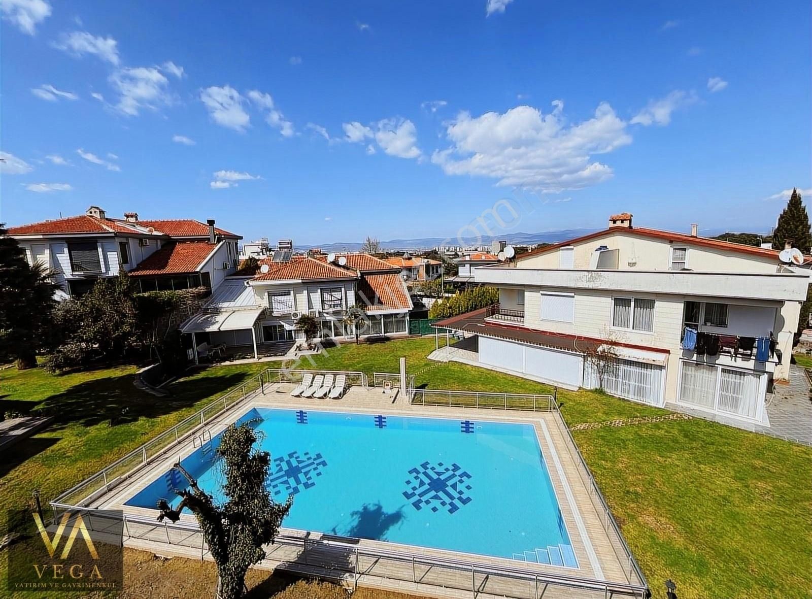 Yunusemre Uncubozköy Kiralık Villa VEGA'DAN KEÇİLİKÖY VİLLALAR BÖLGESİNDE 4+1 TRİPLEKS VİLLA