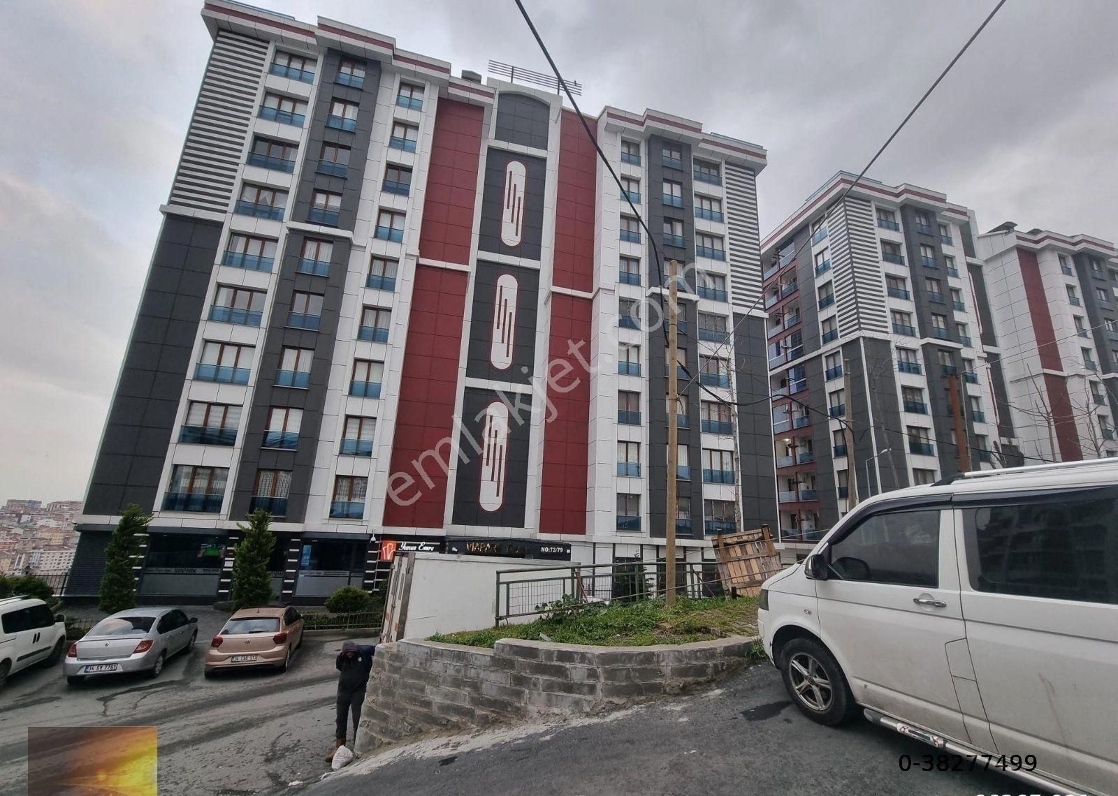 Eyüpsultan Karadolap Satılık Daire EYÜP KARADOLAP'TA SİTE İÇİNDE EBEVEYN BANYOLU METROYA YAKIN 2+1 SATILIK DAİRE