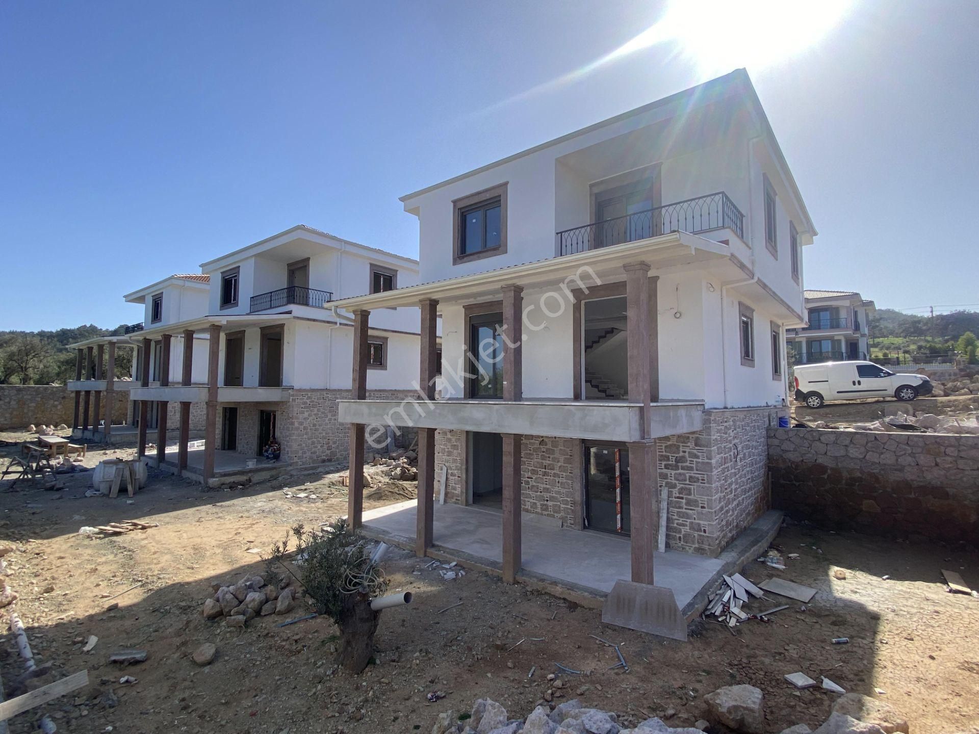 Ayvalık Namık Kemal Satılık Villa  AYVALIK CUNDA DA SATILIK MUSTAKİL VİLLA.