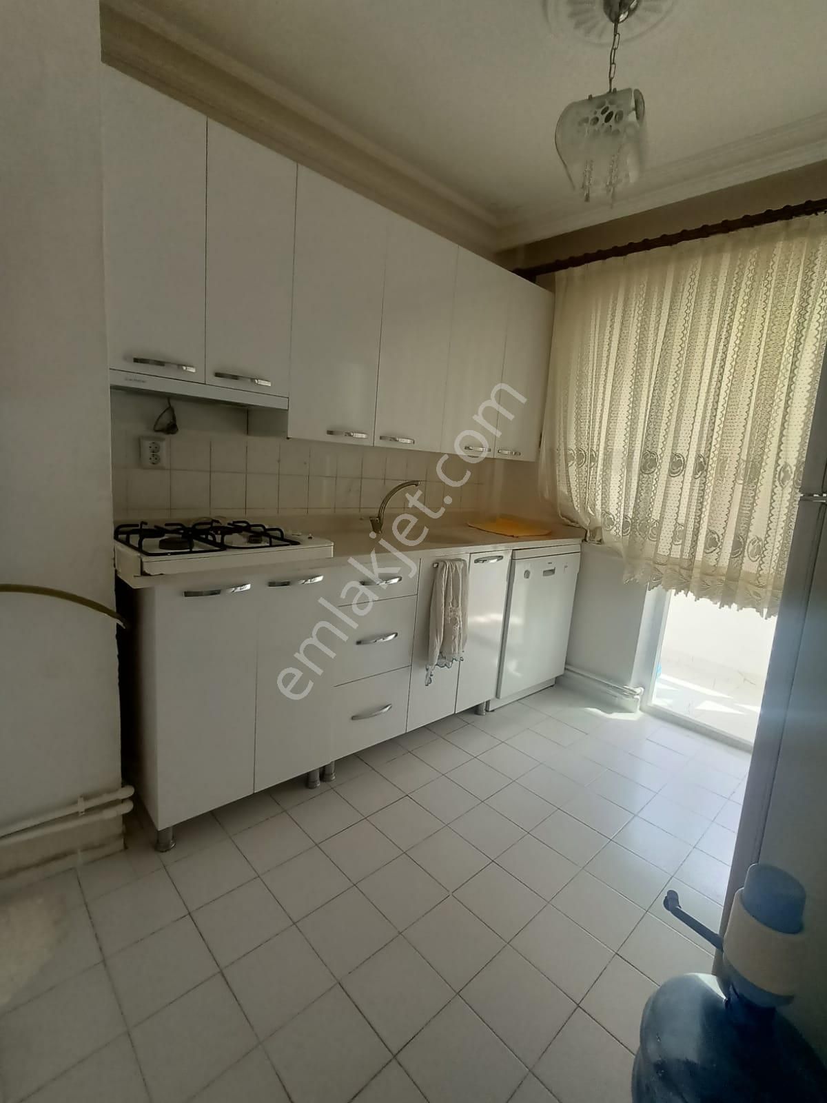 Plevne mah katta salon bağimsiz yapili 2+1 dai̇re