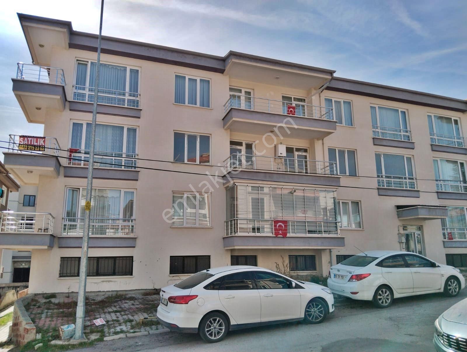 Afyonkarahisar Merkez Gazi Satılık Daire  AFYON ÜÇOK EMLAKTAN HARBİŞ MAH DA SATILIK 3+1 DAİRE