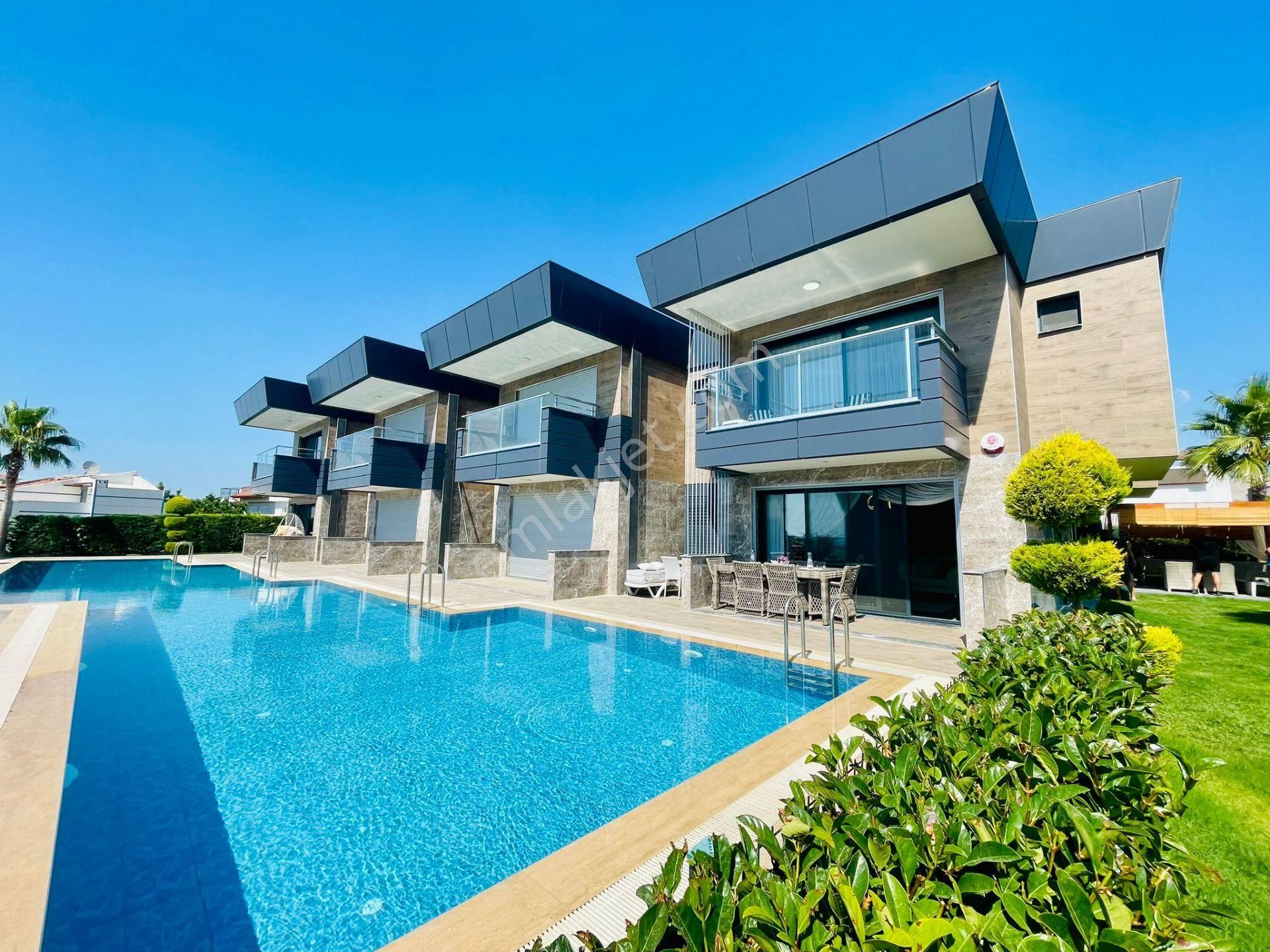 Sahile 900 M-manzara-havuz/otopark-300 M2-güvenlik-bahçe-lüx-fırsat-akıllı Villa - Görsel 32