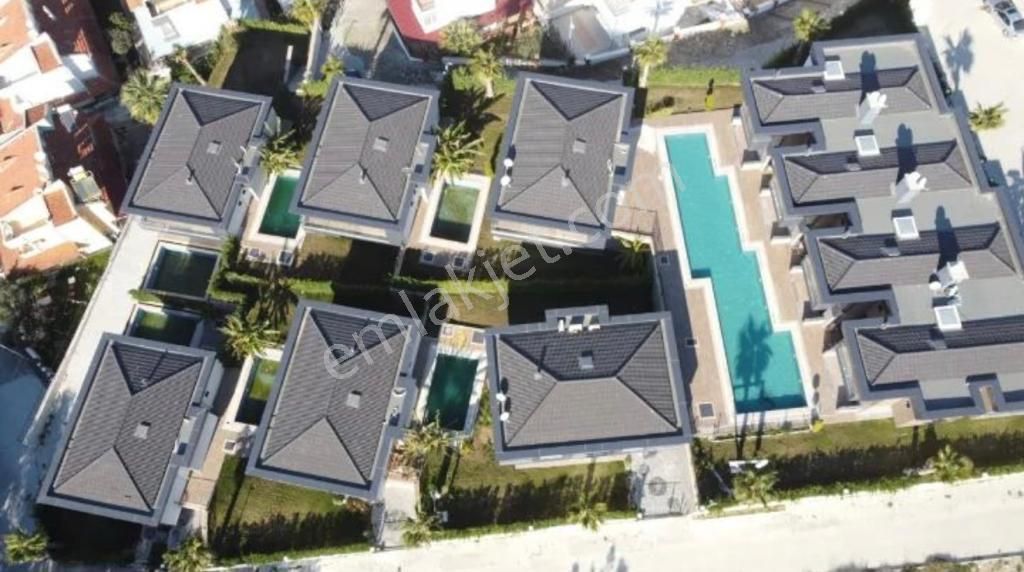 Sahile 900 M-manzara-havuz/otopark-300 M2-güvenlik-bahçe-lüx-fırsat-akıllı Villa - Görsel 18