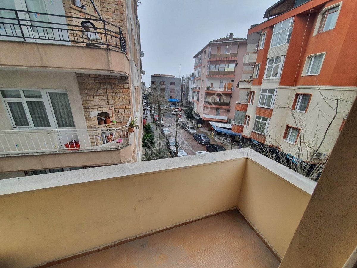 Avcılar Merkez Satılık Daire REMAX STREET'DEN AVCILAR MERKEZDE 2+1 SATILIK DAİRE