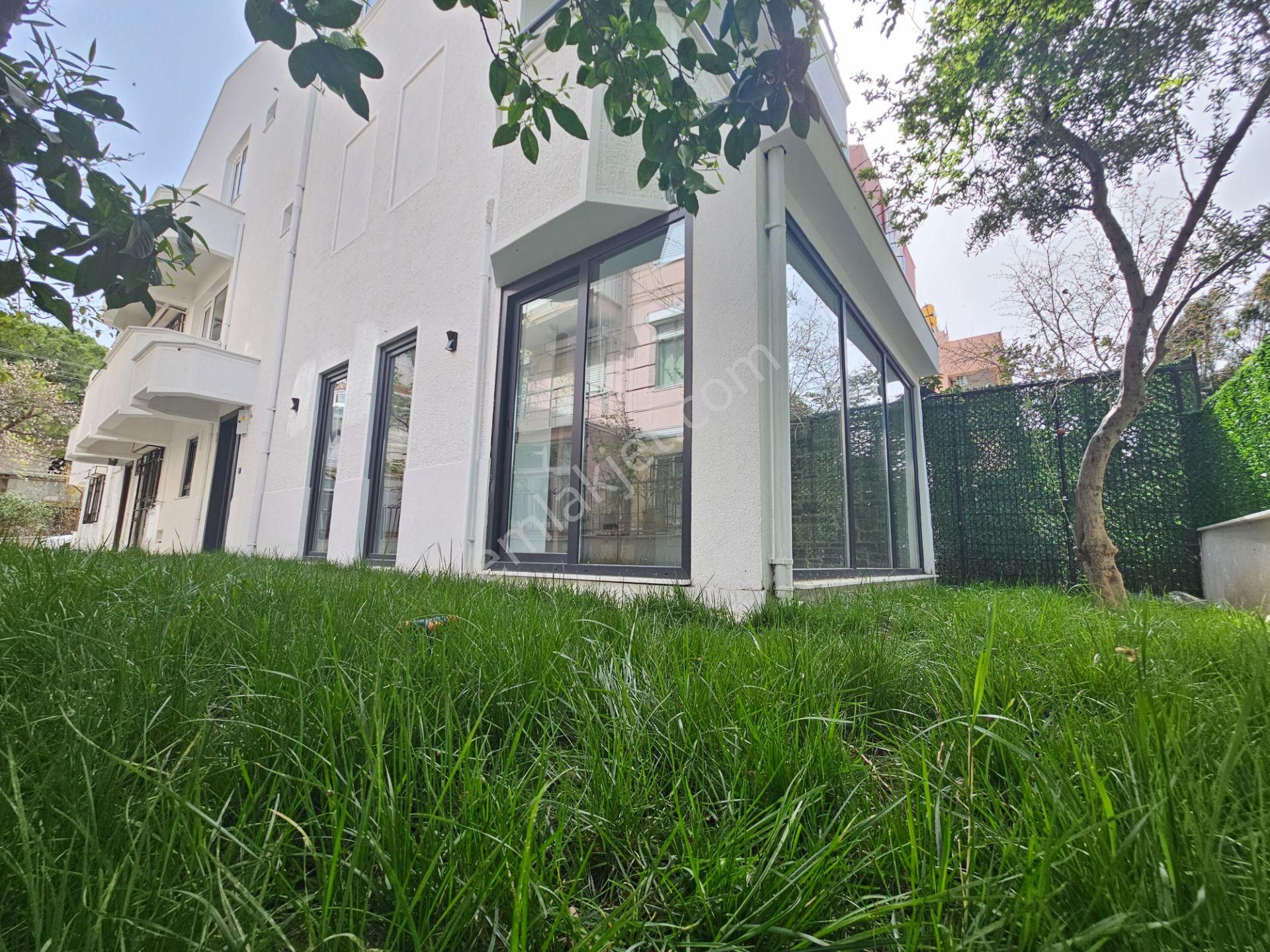 Vi̇lla avcisindan balikesi̇r edremi̇t akçay yeni̇mahalle'de deni̇ze yakin 4+1 vi̇lla