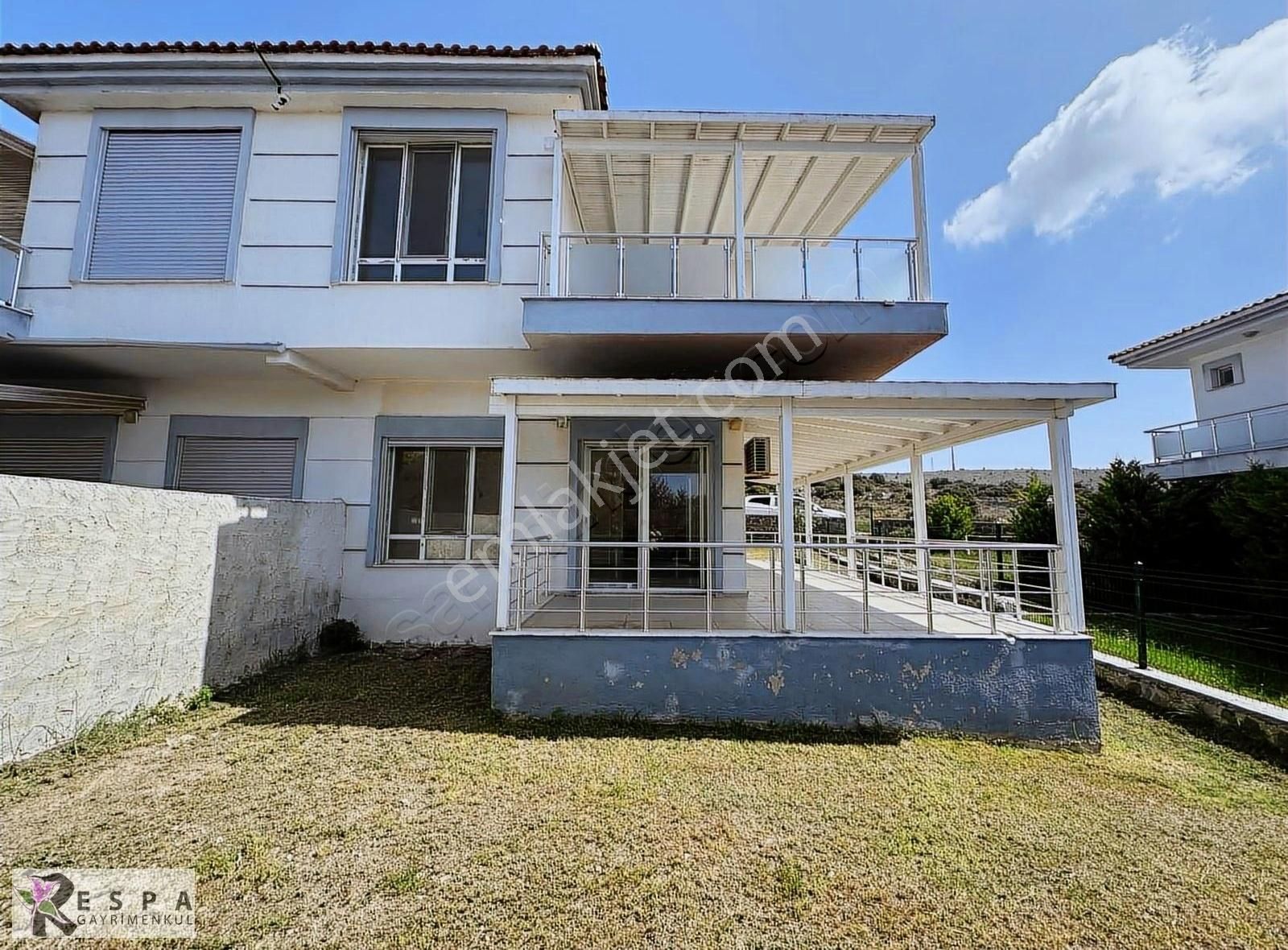 Çeşme Reisdere Satılık Villa RESPADAN REİSDEREDE SATILIK 3+1 GENİŞ BAHÇELİ VİLLA