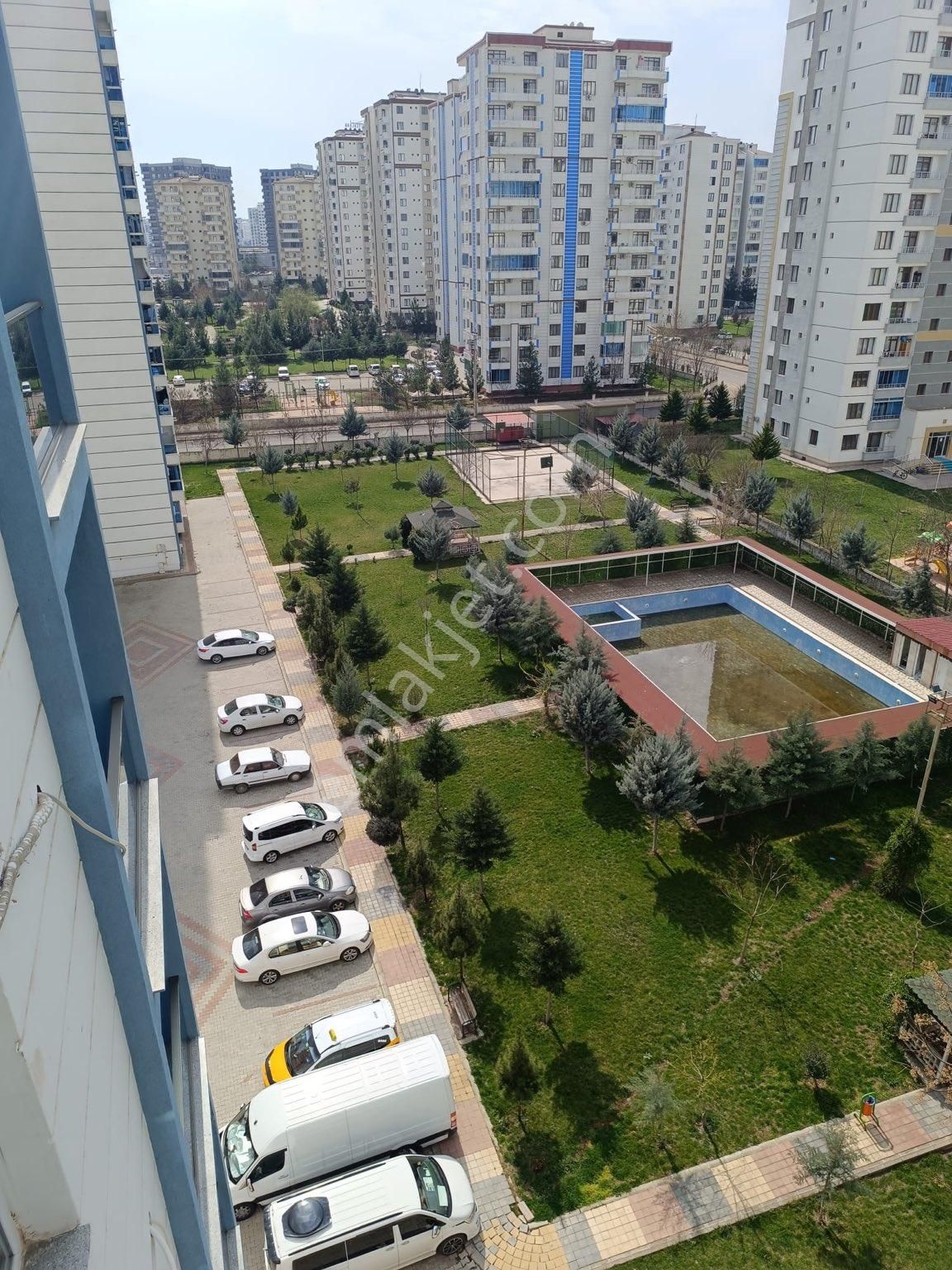 Yenişehir Fabrika Satılık Daire DAREV 'DEN HAREKETLİ KONUMDA SATILIK 3+1 DAİRE