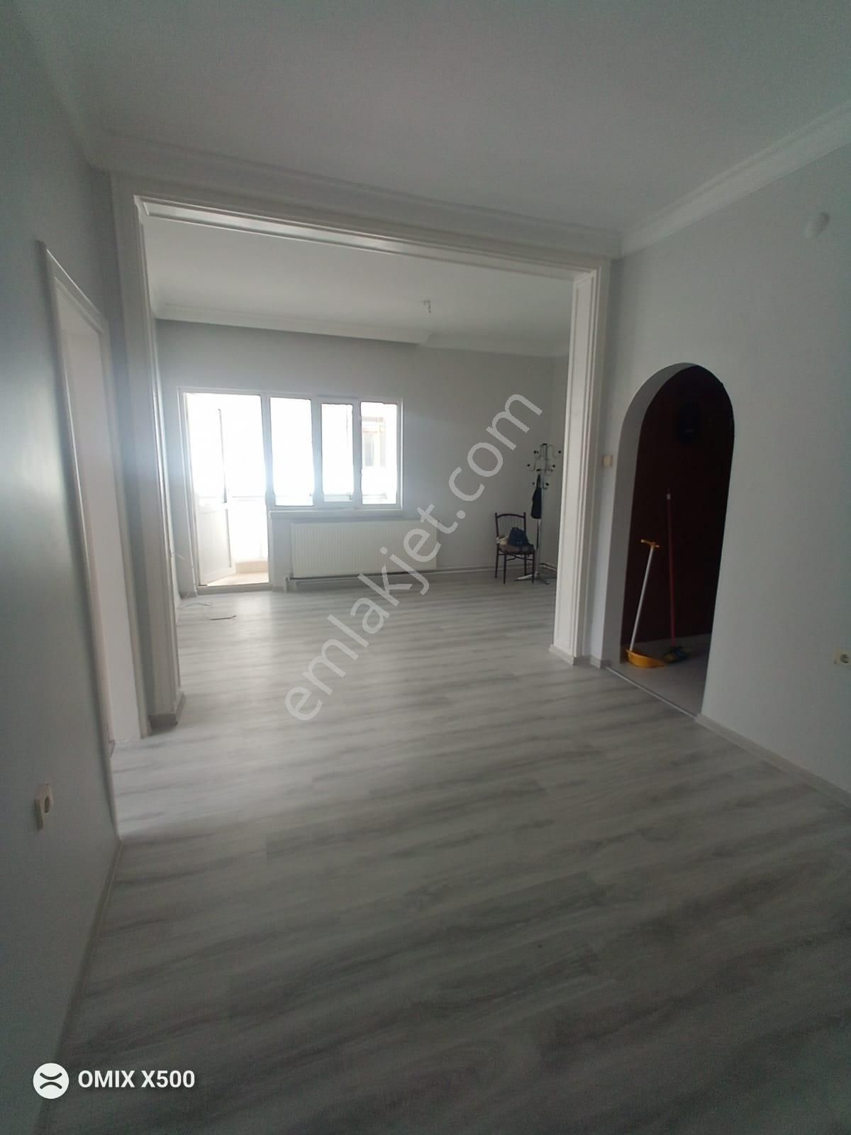 Çankaya Emek Kiralık Daire  EMEK MAHALLESİ'NDE 8.CADDE ÜZERİ OPET KARŞISINDA YAPILI 2+1 KİRALIK DAİRE