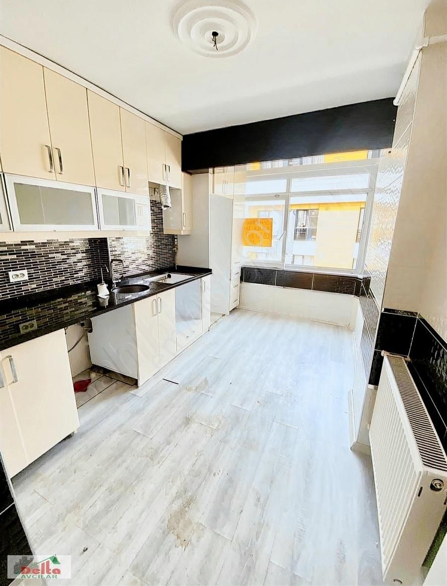 Metrobüse 10 Dakika 2+1 Sağlam Binada 100m2 Kiralık Bakımlı Daire - Görsel 2