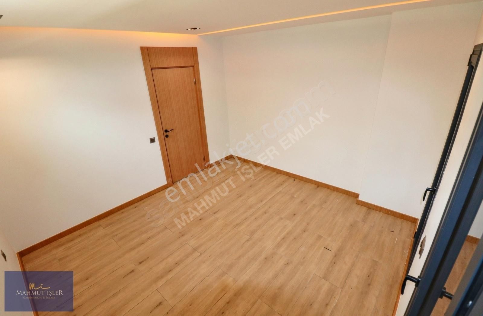 Mahmut İşler'den Gürede Özel Yapım Havuzlu 4+1 Lüks Villa - Görsel 21