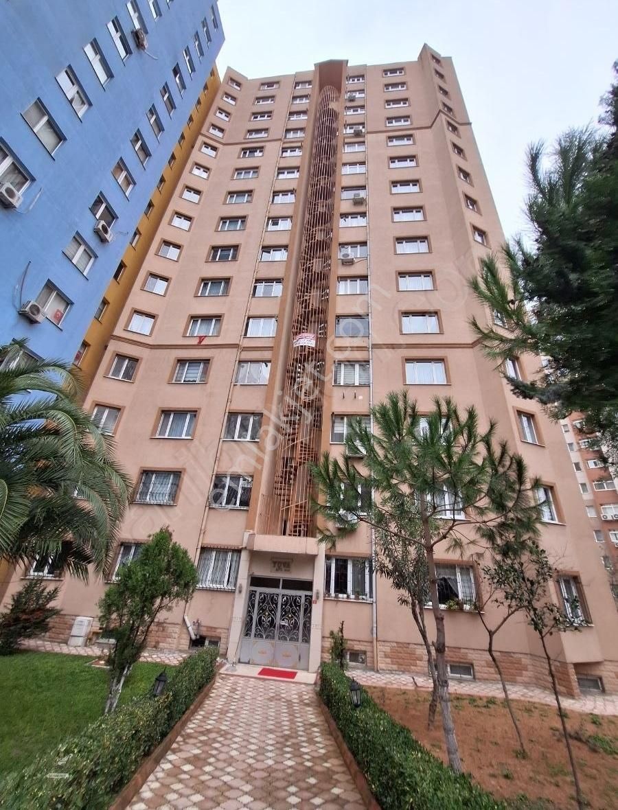 Beylikdüzü Barış Satılık Daire BEYLİKDÜZÜ BARIŞ MAHALLESİNDE TADİLATLI TEMİZ 3+1 SATILIK DAİRE