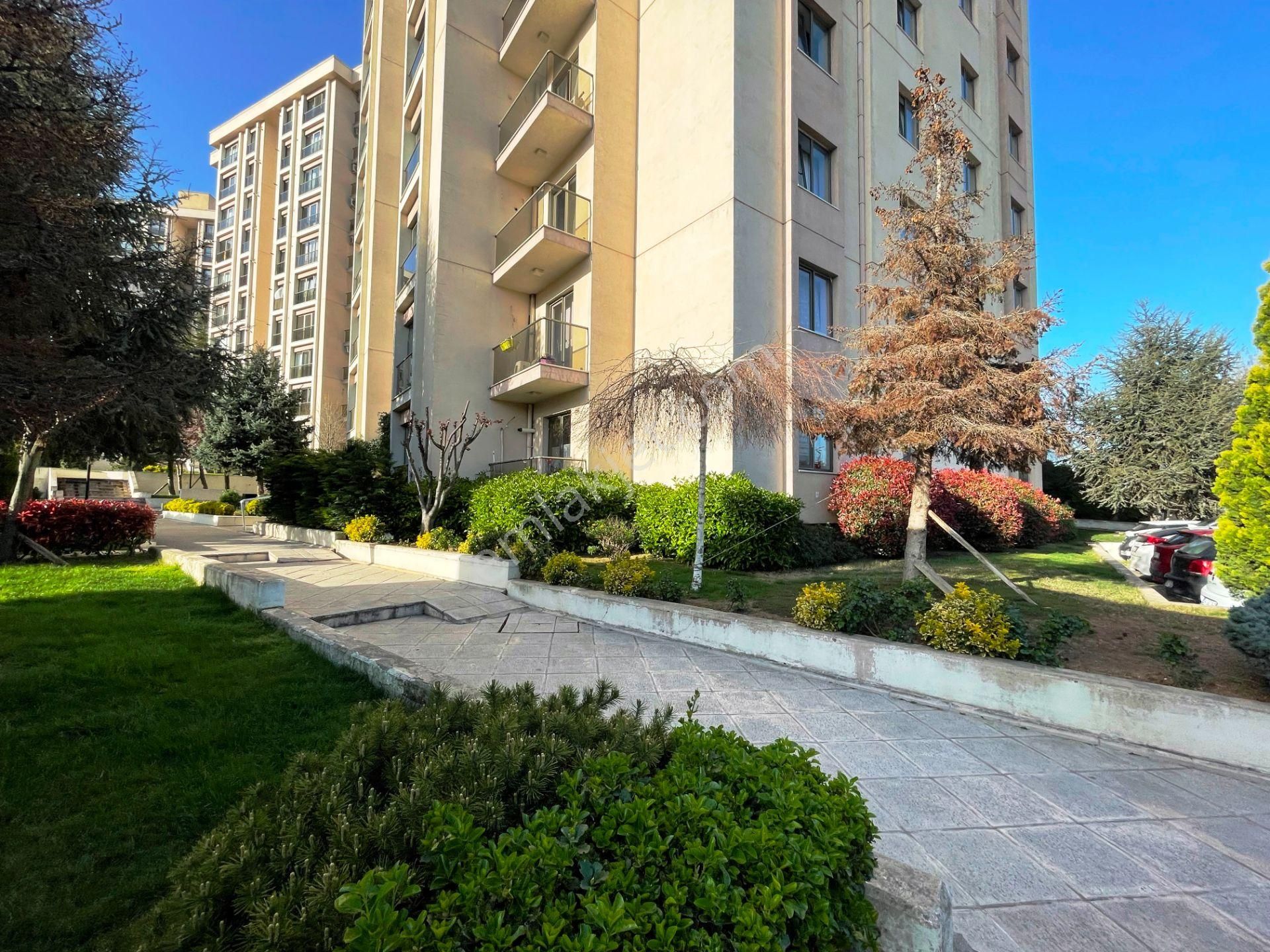 Pendik Yenişehir Satılık Residence  ALİZE PARK EVLERİ'NDE 2.KAT BALKONLU KİRACISIZ 125m2 SATILIK 2+1