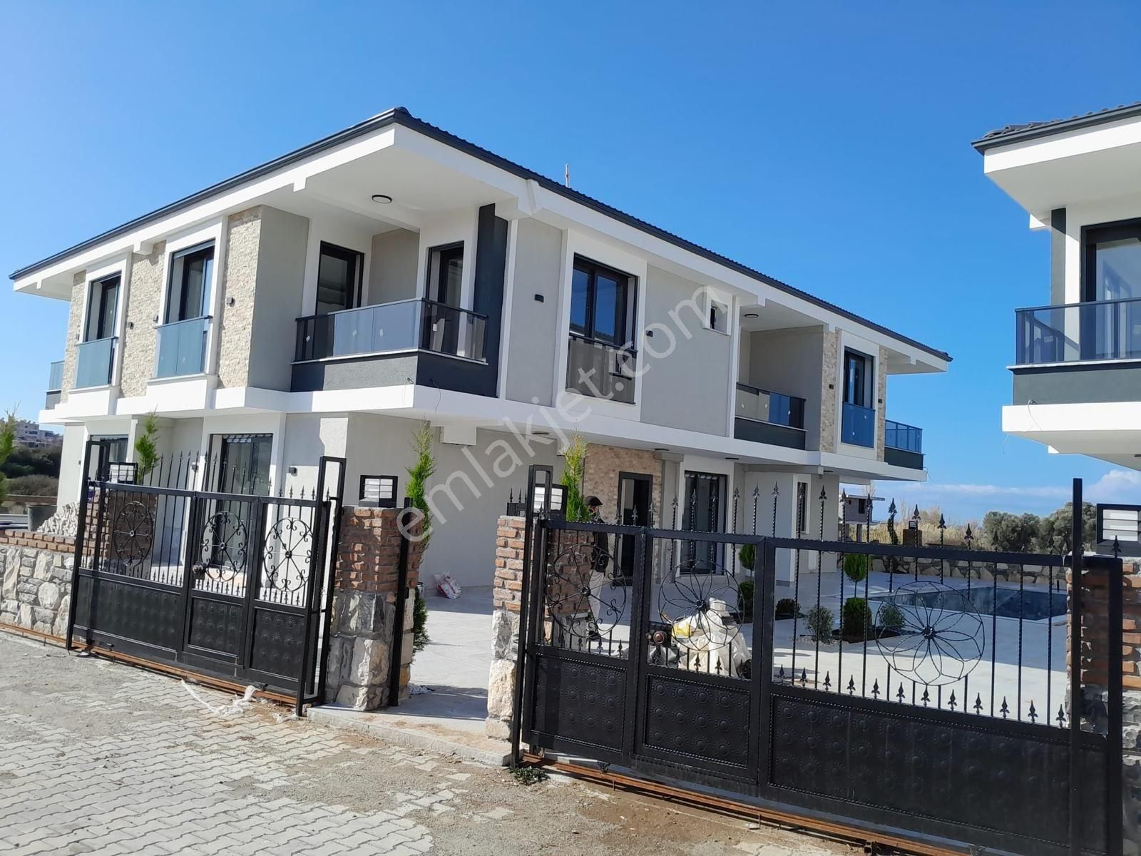 Didim Hisar Satılık Villa Didım Hısar Mah Satılık Tam Mustakıl Havuzlu 3+1 Ayrı Mutfak Villa