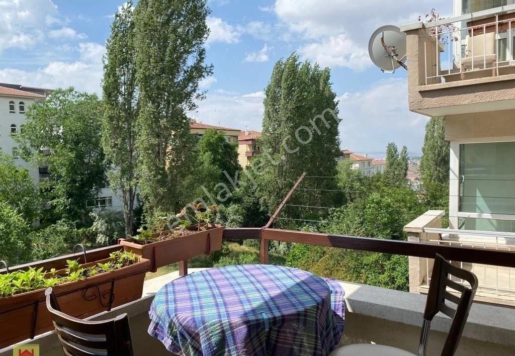 Çankaya Gop Turgutlu Sok.da 1+1 70 M2 Kombili Papazın Bağı Manzaralı Mobilyalı - Görsel 3