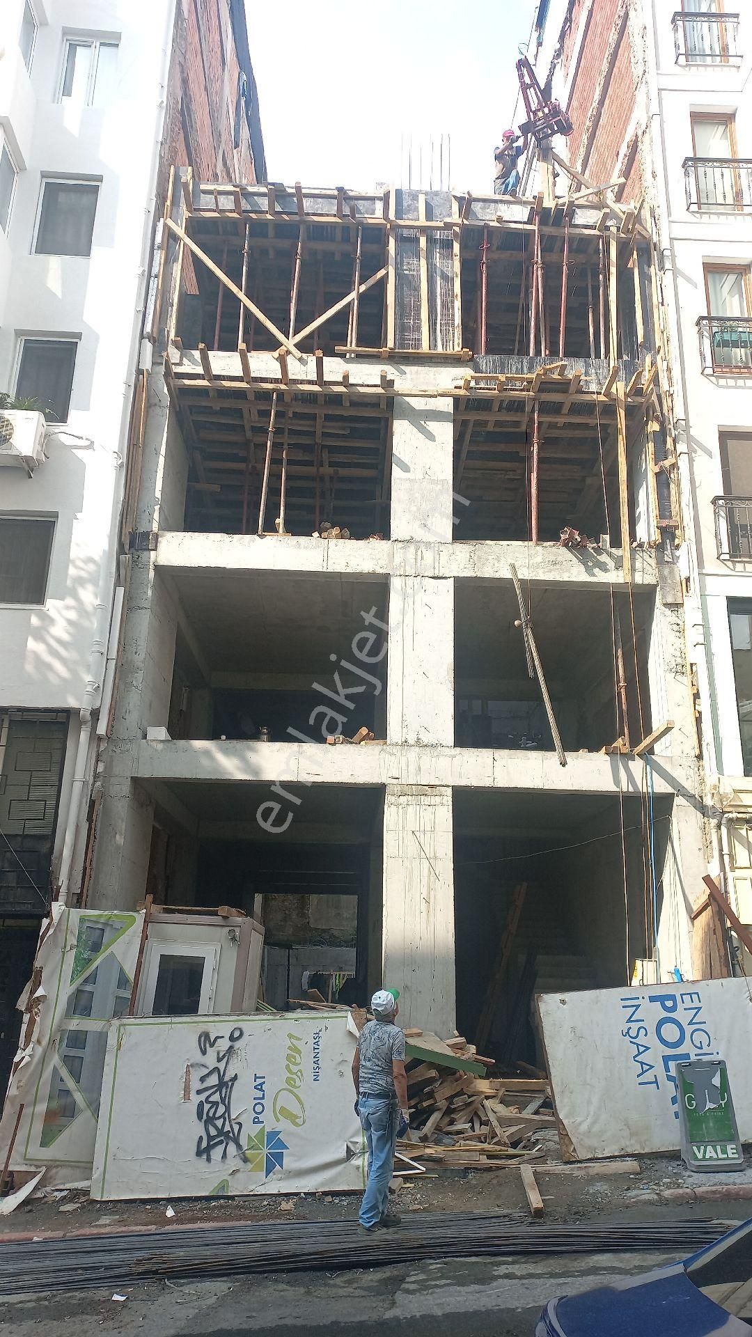 Şişli Teşvikiye Satılık Daire  TEŞVİKİYE ŞAKAYIK SOKAKTA SATILIK DUBLEX DAİRE