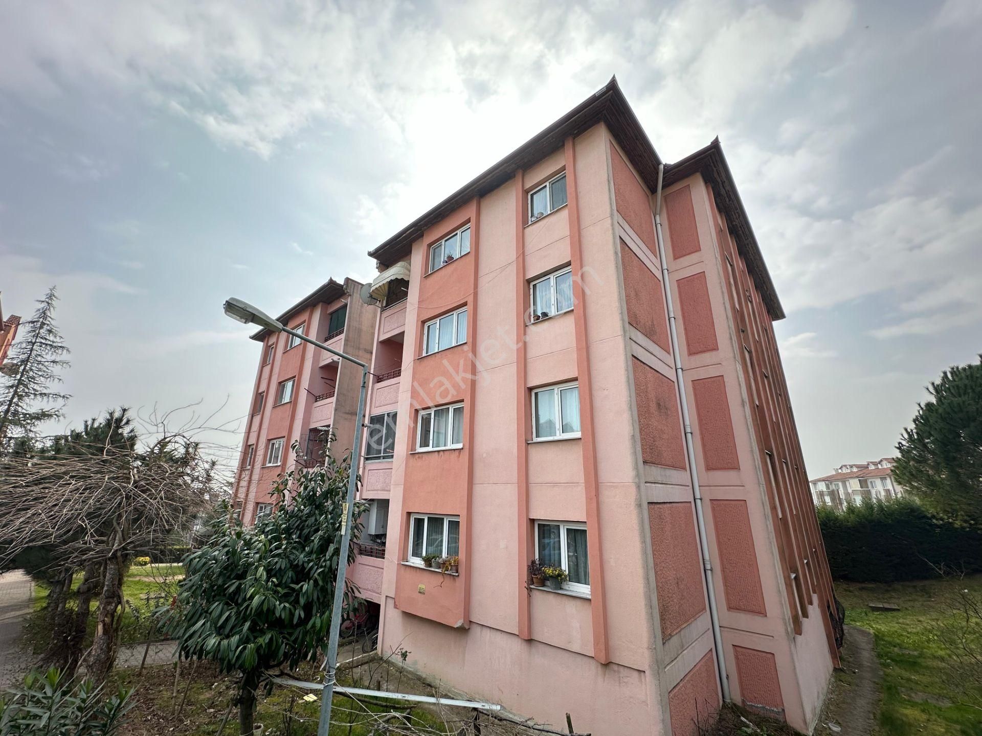 Adapazarı Korucuk Satılık Daire  KORUCUK MERKEZ KONUM'DA SİTE İÇERİNDE 3+1 SATILIK ARA KAT DAİRE - TURGUT GAYRİMENKUL