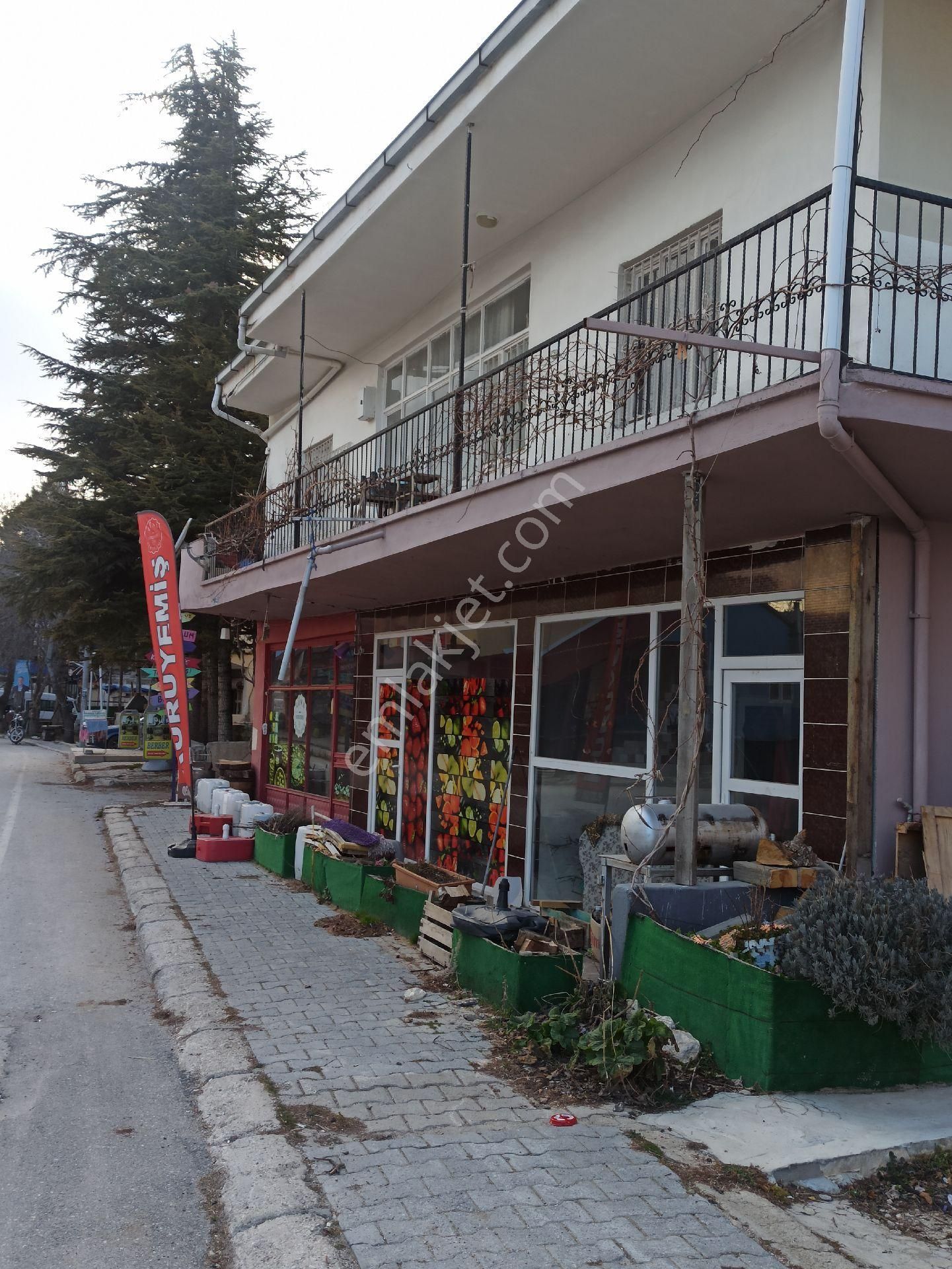 Satılık Ev 3 Adet Dükkan