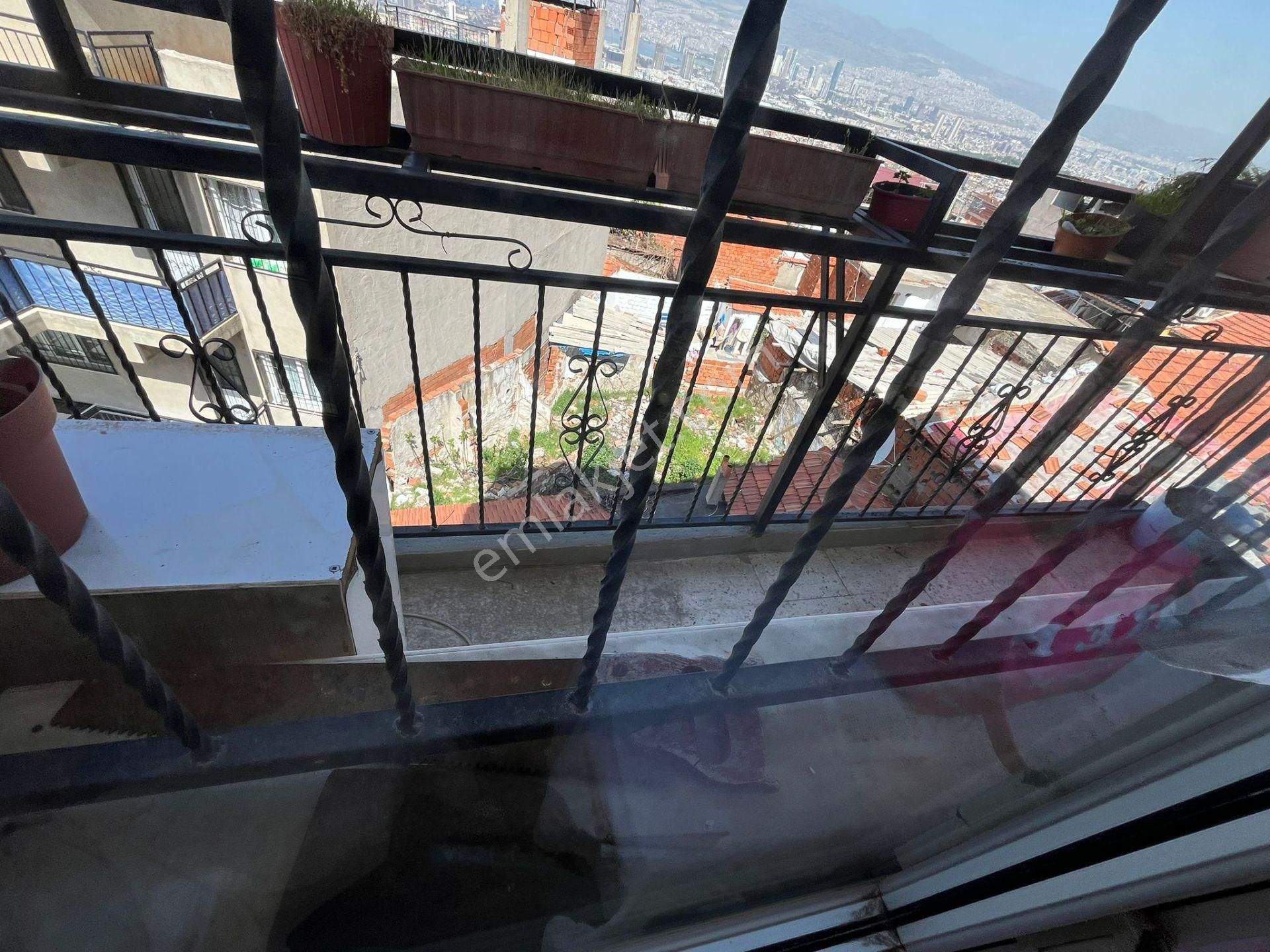 Acil Konak Ulubatlı Mah.de 2+1 M2 Arakat Tadilatlı Daire 95 M2 - Görsel 12