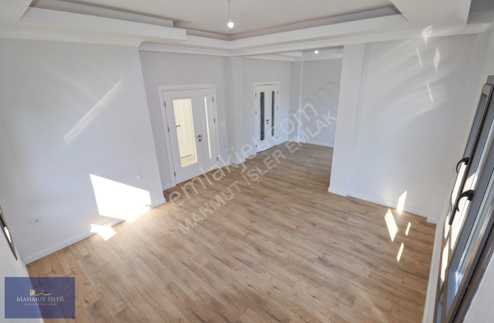 Mahmut İşler'den Kücükkuyuda Tam Müstakil Satılık 3+1 Lüks Villa - Görsel 16