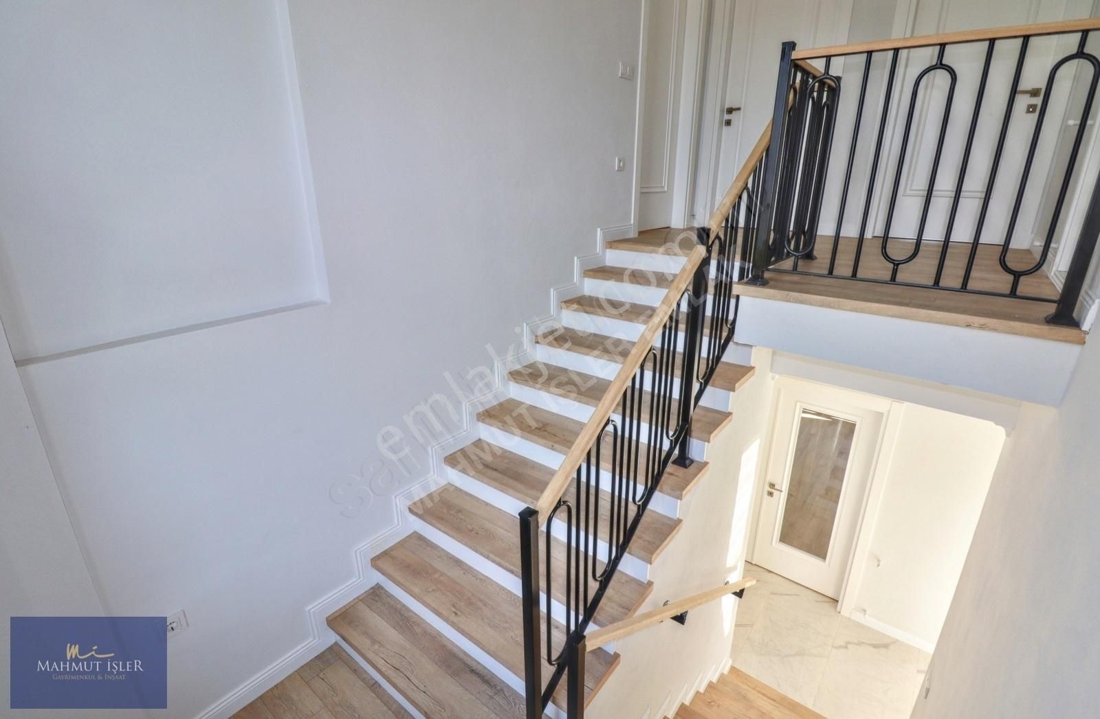 Mahmut İşler'den Kücükkuyuda Tam Müstakil Satılık 3+1 Lüks Villa - Görsel 29