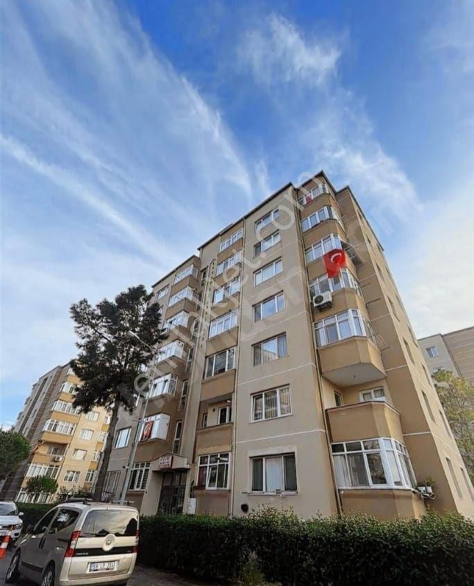 Silivri Yeni Satılık Daire  YENİ MAHALLE ESNAFLAR SİTESİNDE , ARA KAT 3+1 DAİRE 