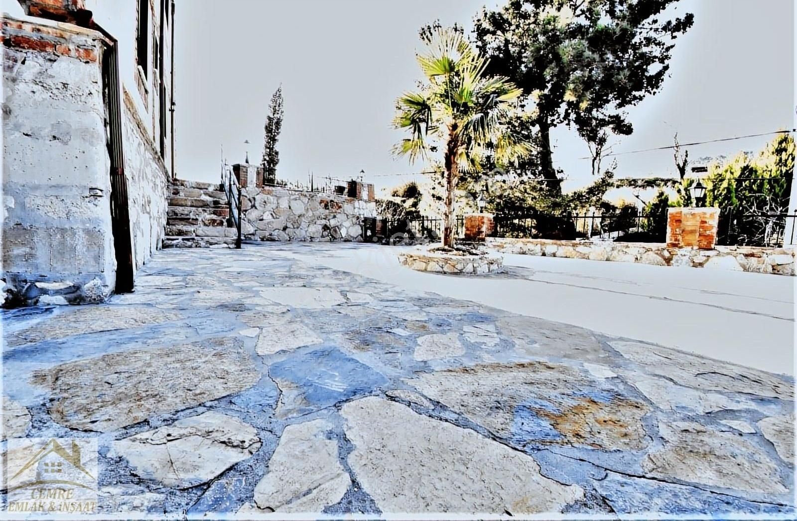 Cemre Emlaktan 680 M2 Arsa İçinde 6+1 Müstakil Taş Villa - Görsel 19