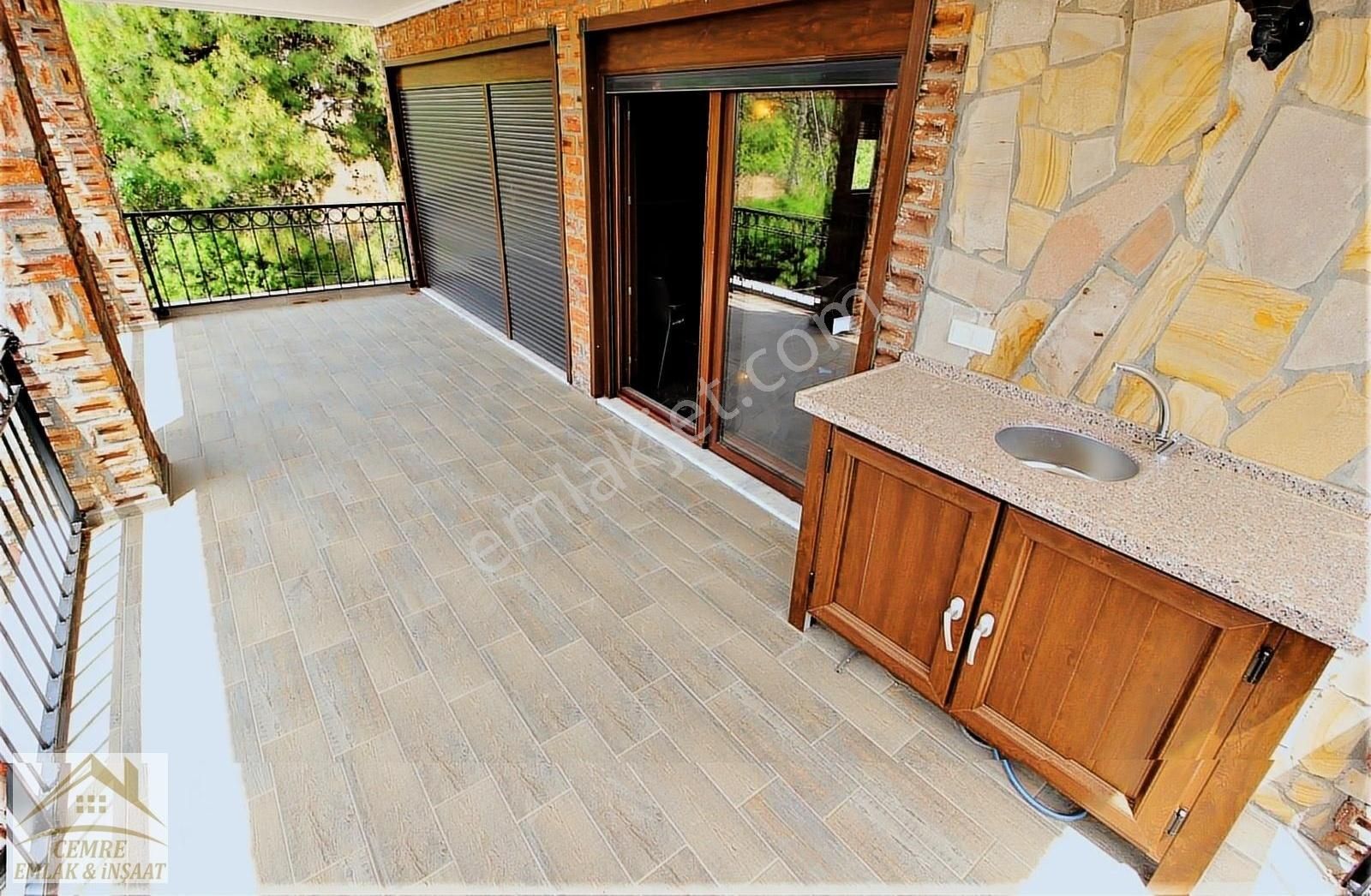 Cemre Emlaktan 680 M2 Arsa İçinde 6+1 Müstakil Taş Villa - Görsel 25