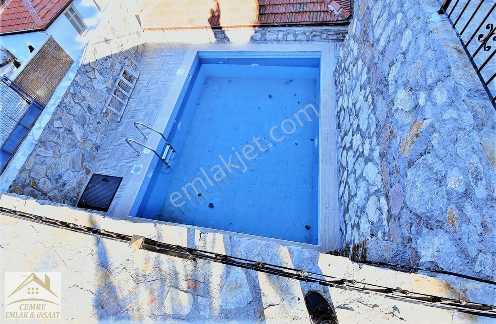 Cemre Emlaktan 680 M2 Arsa İçinde 6+1 Müstakil Taş Villa - Görsel 26