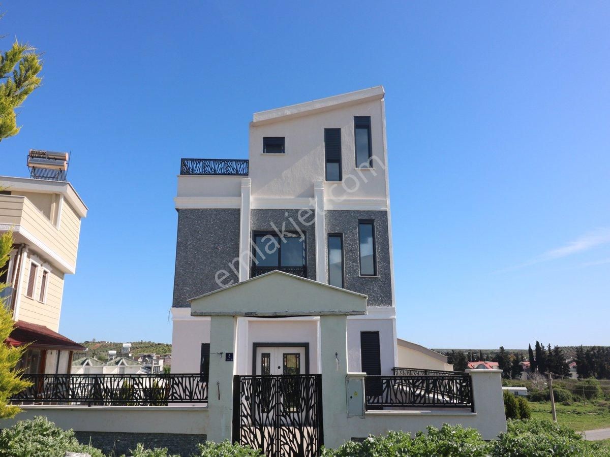 Didim Mavişehir Satılık Villa Sağtur Mevkiinde 4+1 Akıllı Sistem, Hamam Ve Havuzlu Tripleks